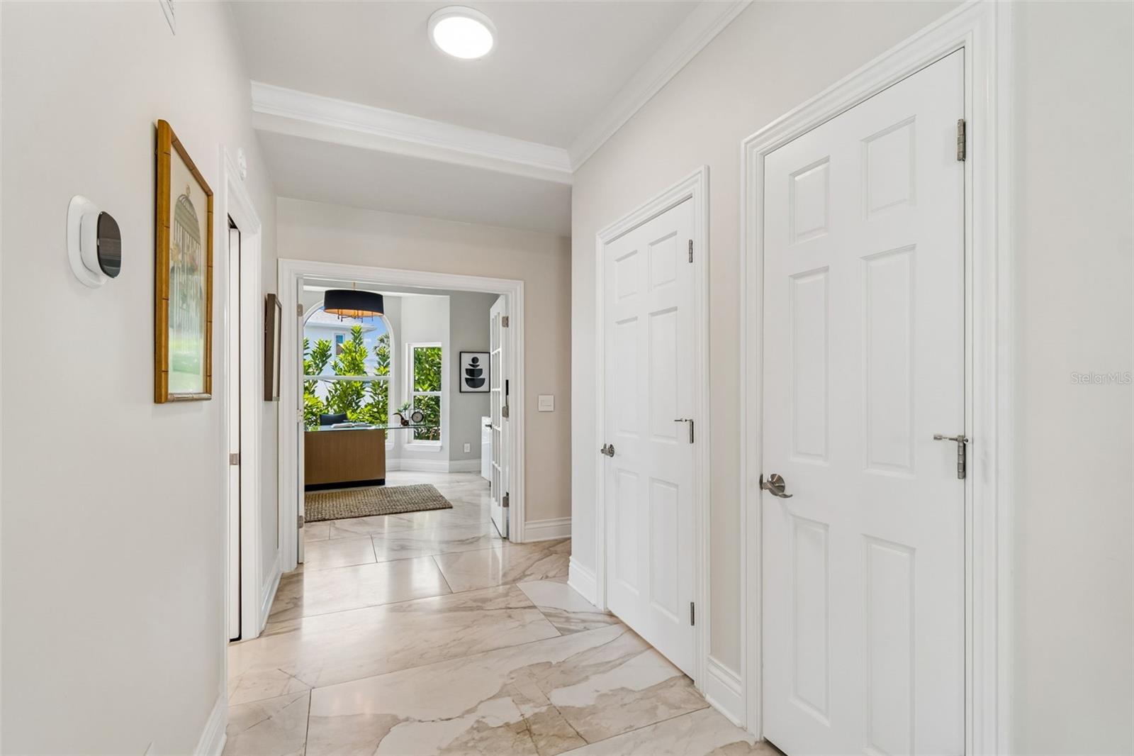 136 DEVON DR — photo 35