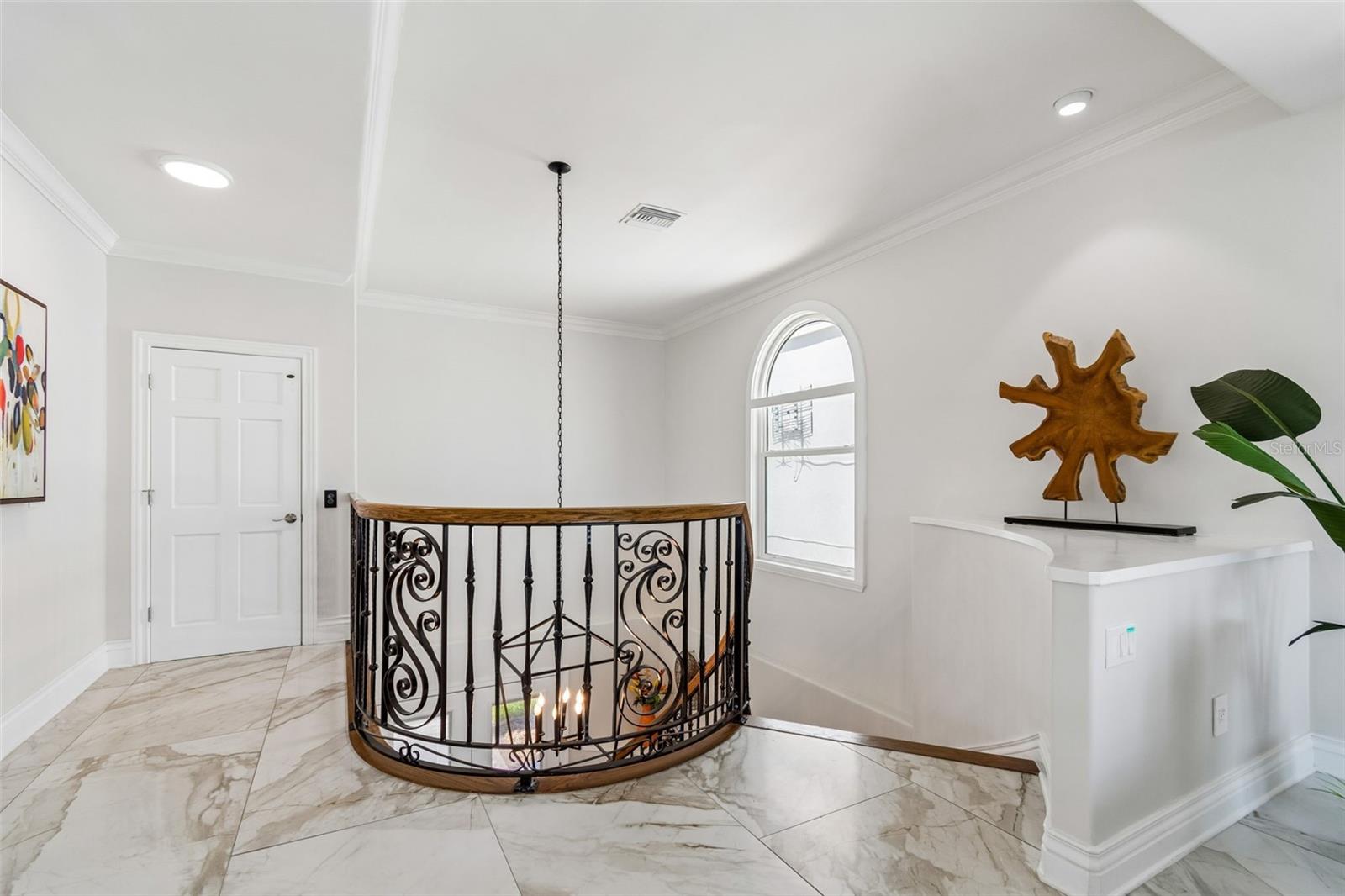 136 DEVON DR — photo 44