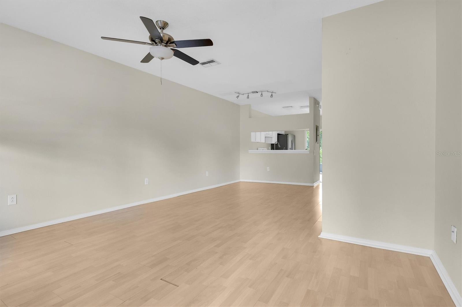 1338 STANDRIDGE DR — photo 4