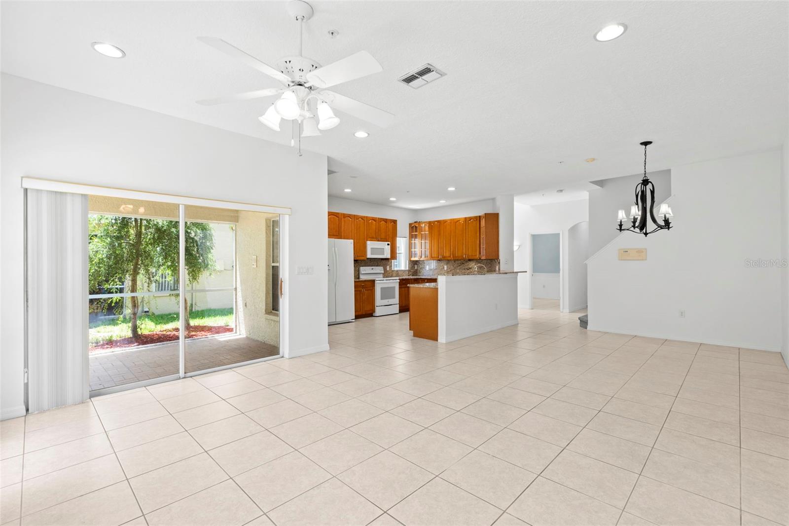 11117 KAPOK GRAND CIR — photo 9