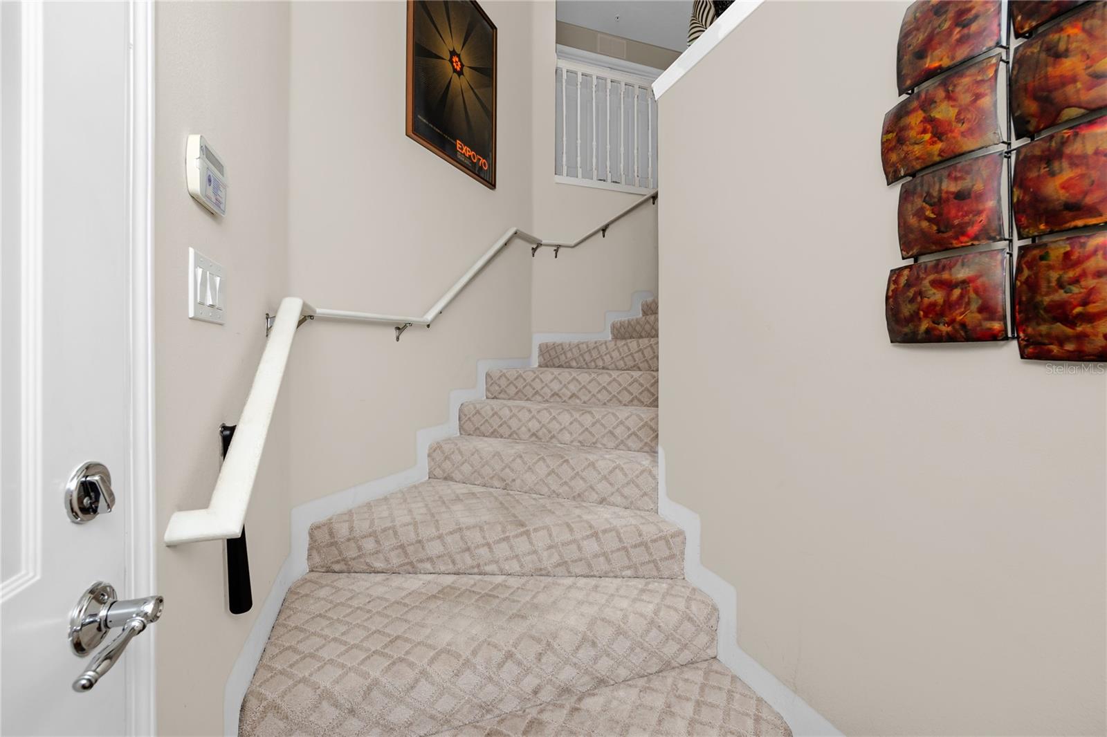 894 LANTERN WAY — photo 9
