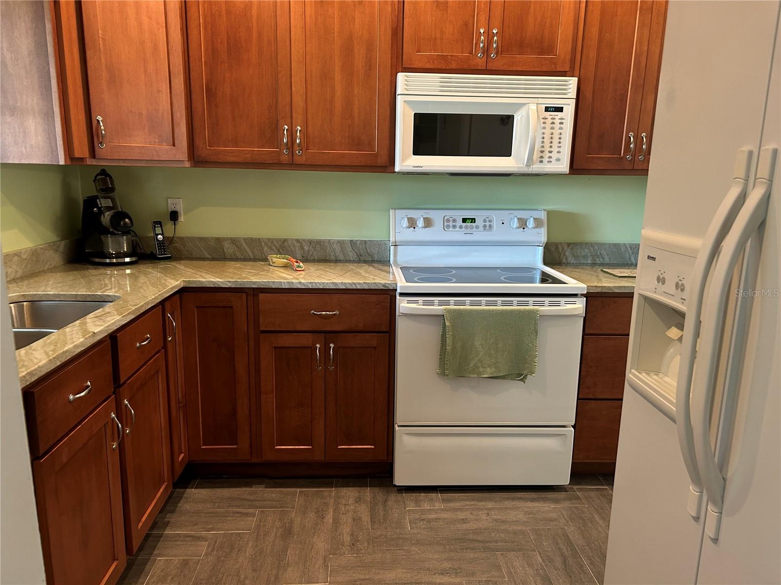 1359 GLENDALE CIR W #214 — photo 6