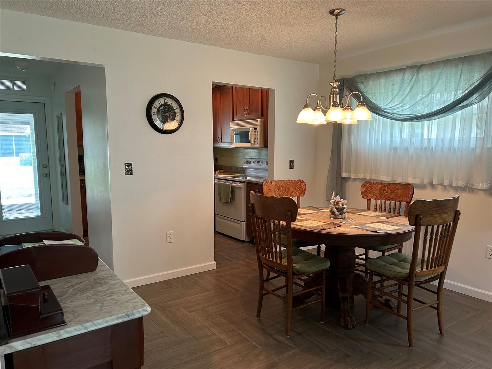 1359 GLENDALE CIR W #214 — photo 3