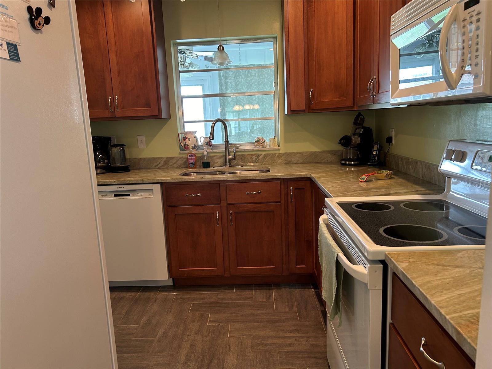 1359 GLENDALE CIR W #214 — photo 5