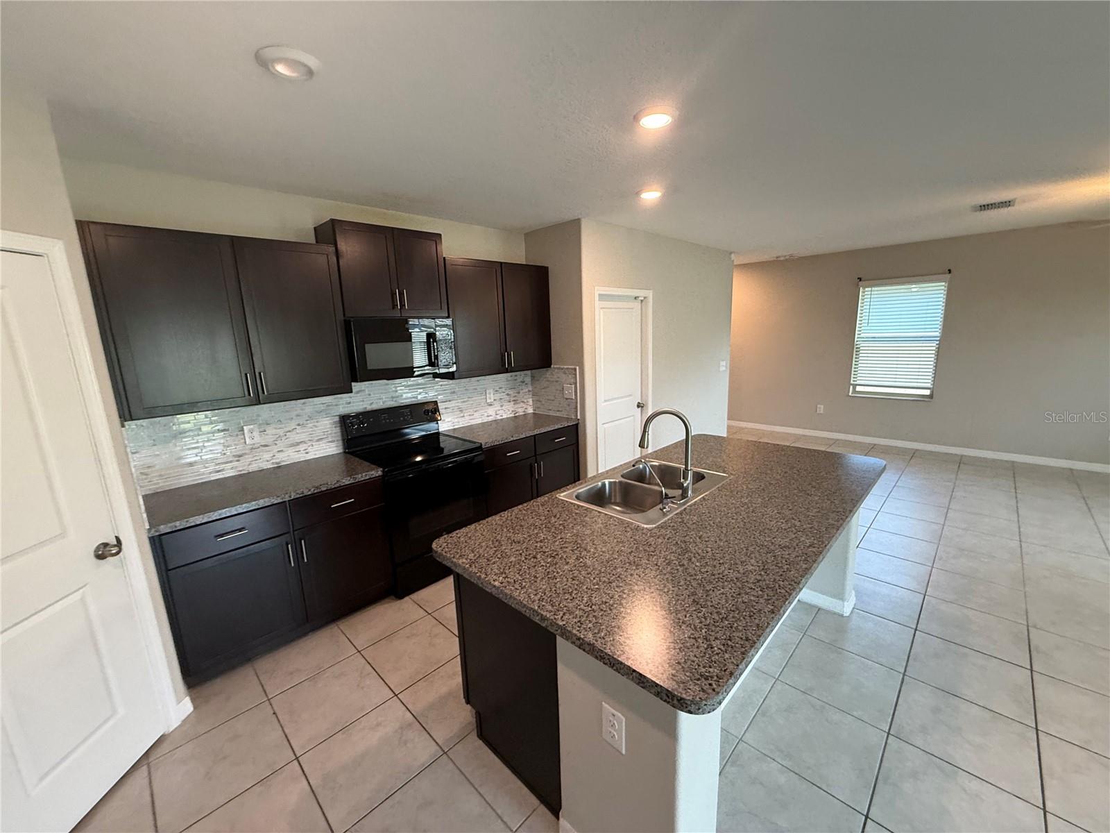4540 ETERNAL PRINCE DR — photo 4