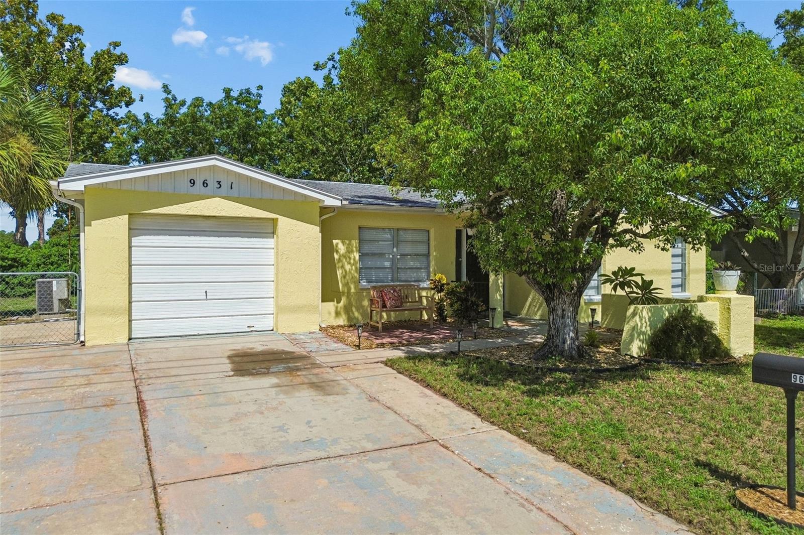 9631 MARLINTON LN — photo 31