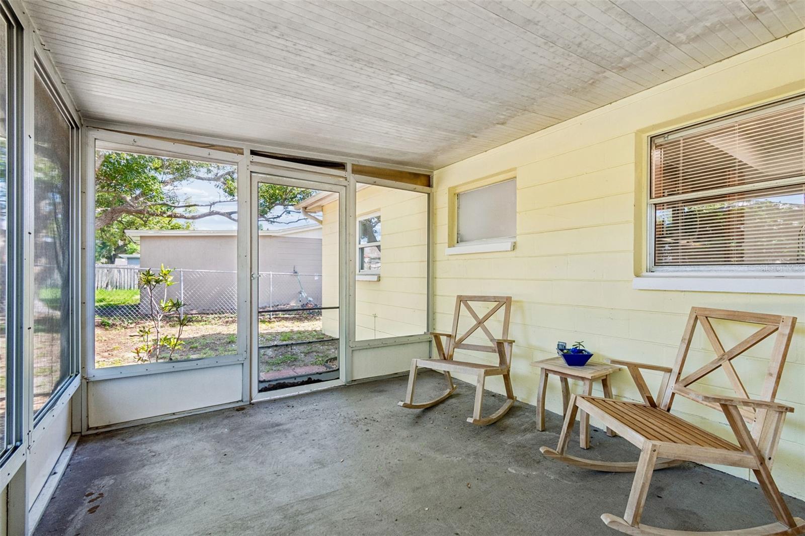 9631 MARLINTON LN — photo 27