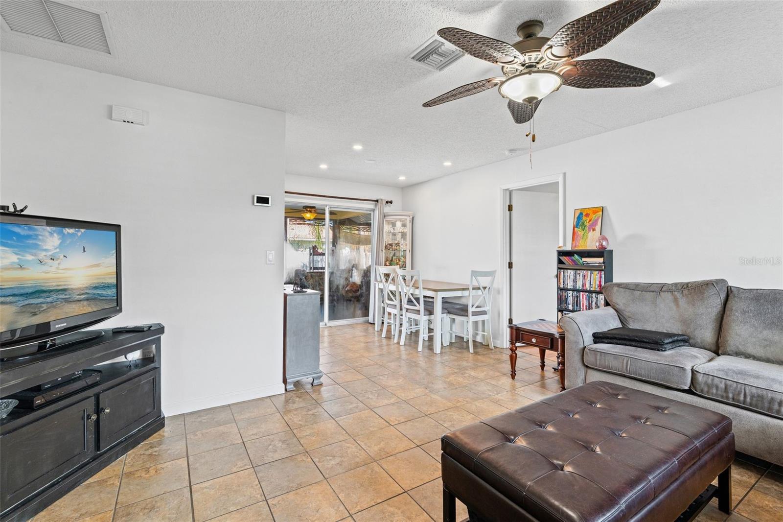 5988 MARIGOLD RD — photo 8