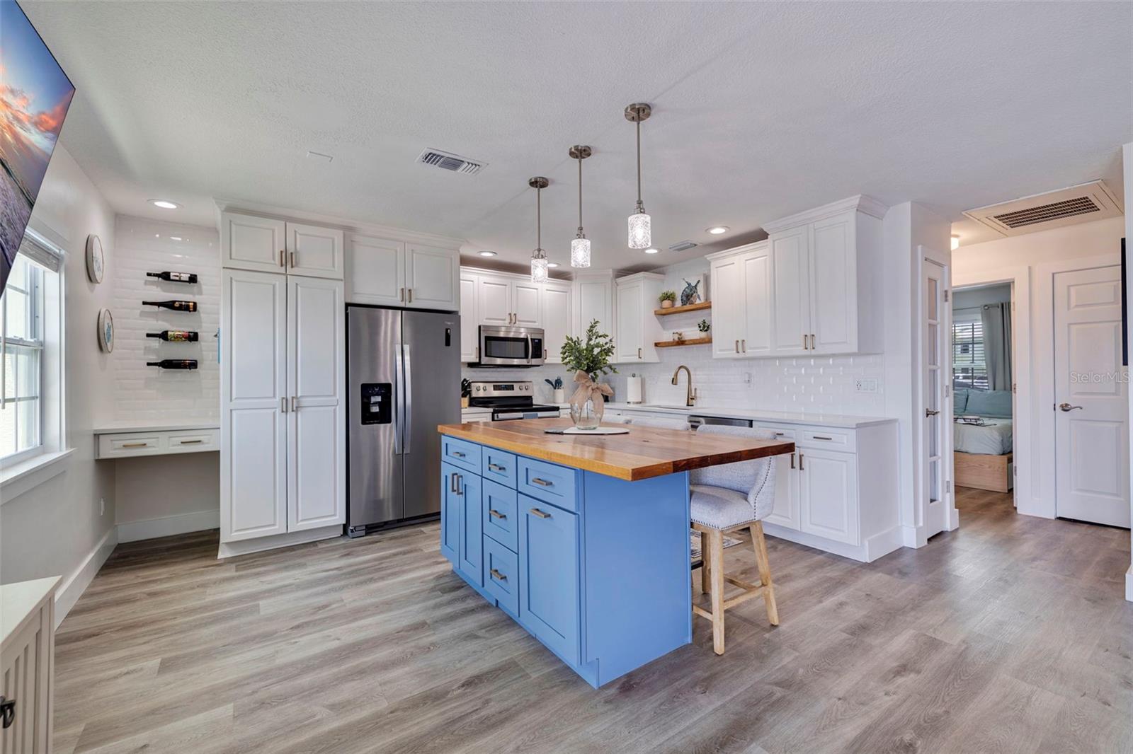 5266 BEACH DR SE #B — photo 3