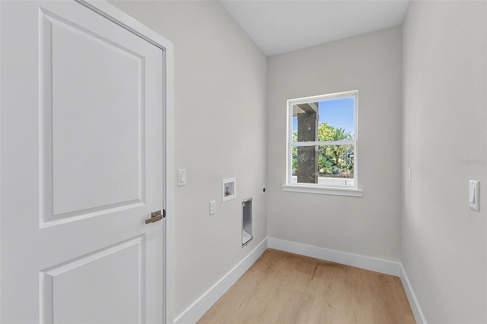 8274 MOSSBORGER AVE — photo 44