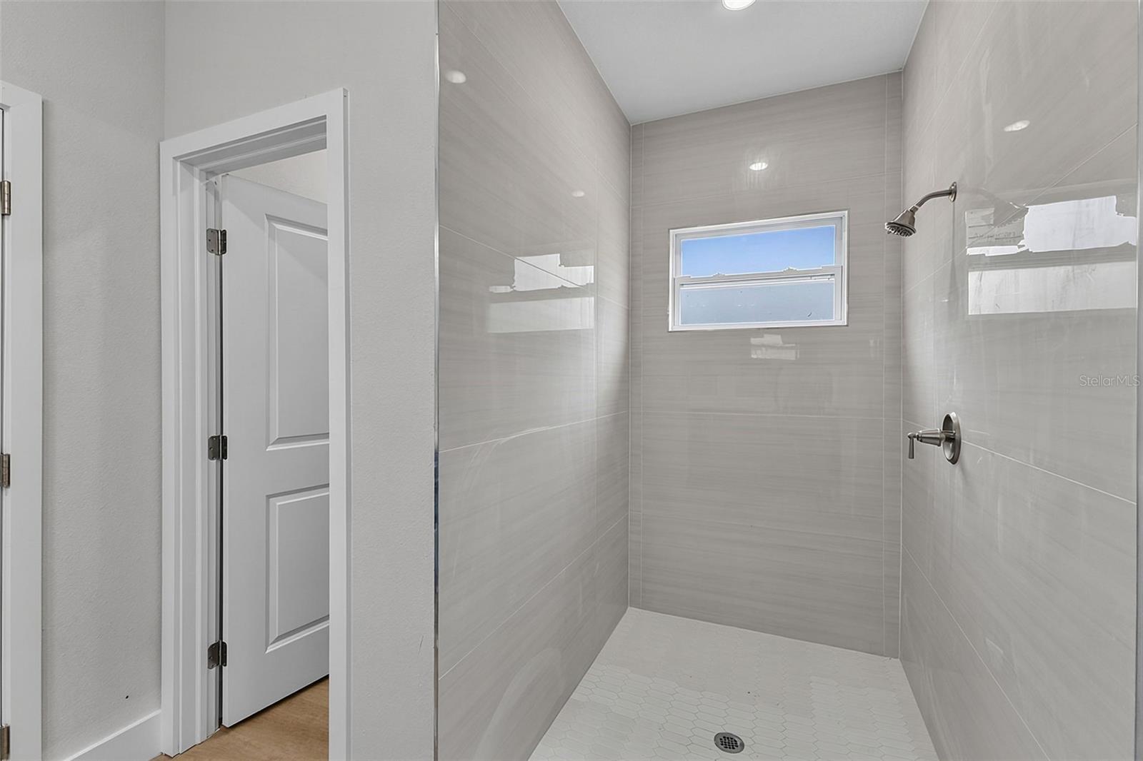 8274 MOSSBORGER AVE — photo 37