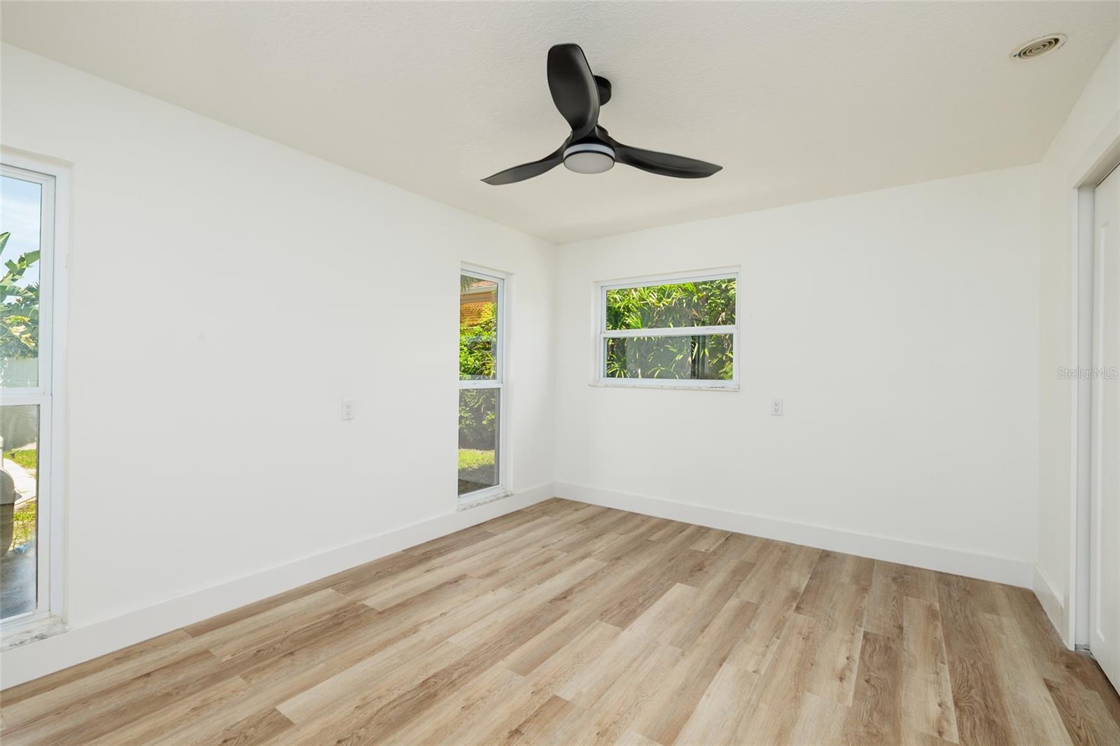 3960 13TH WAY NE — photo 29