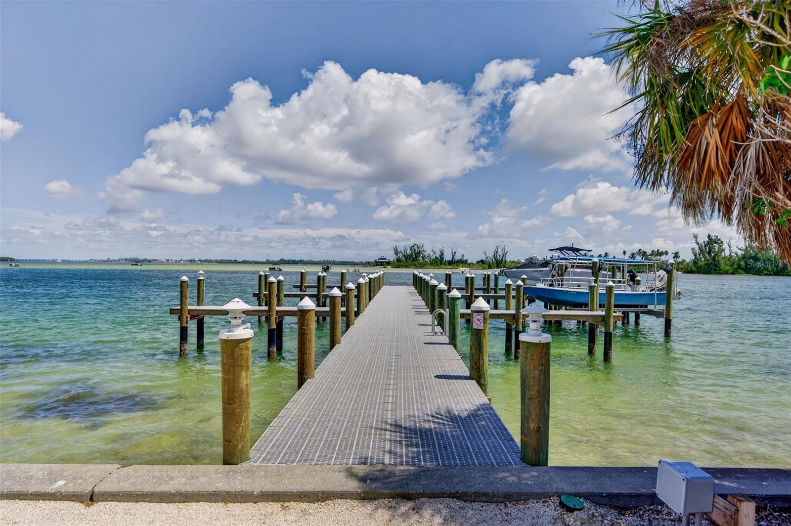 677 LANDS END DR — photo 31