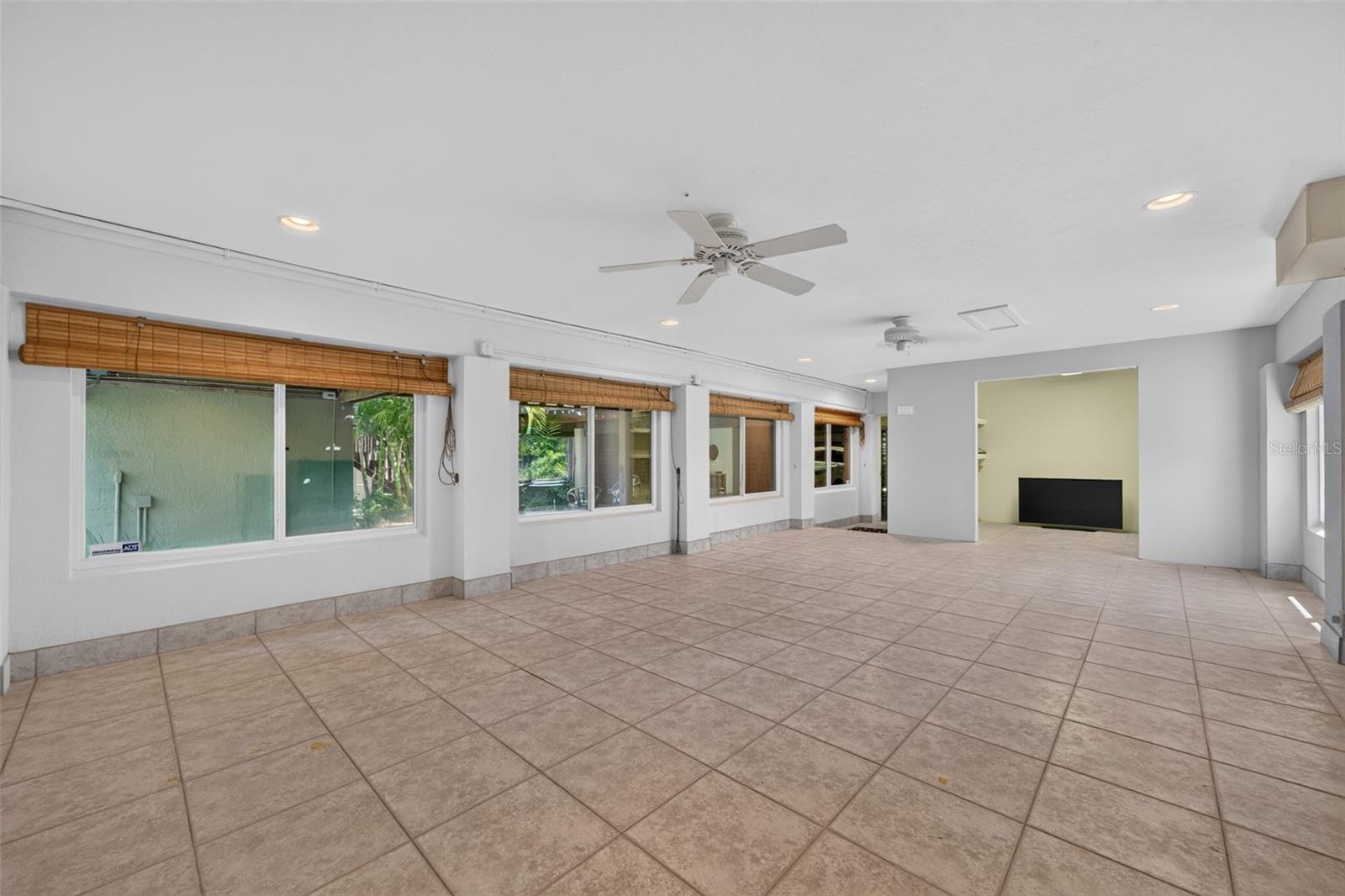 677 LANDS END DR — photo 27