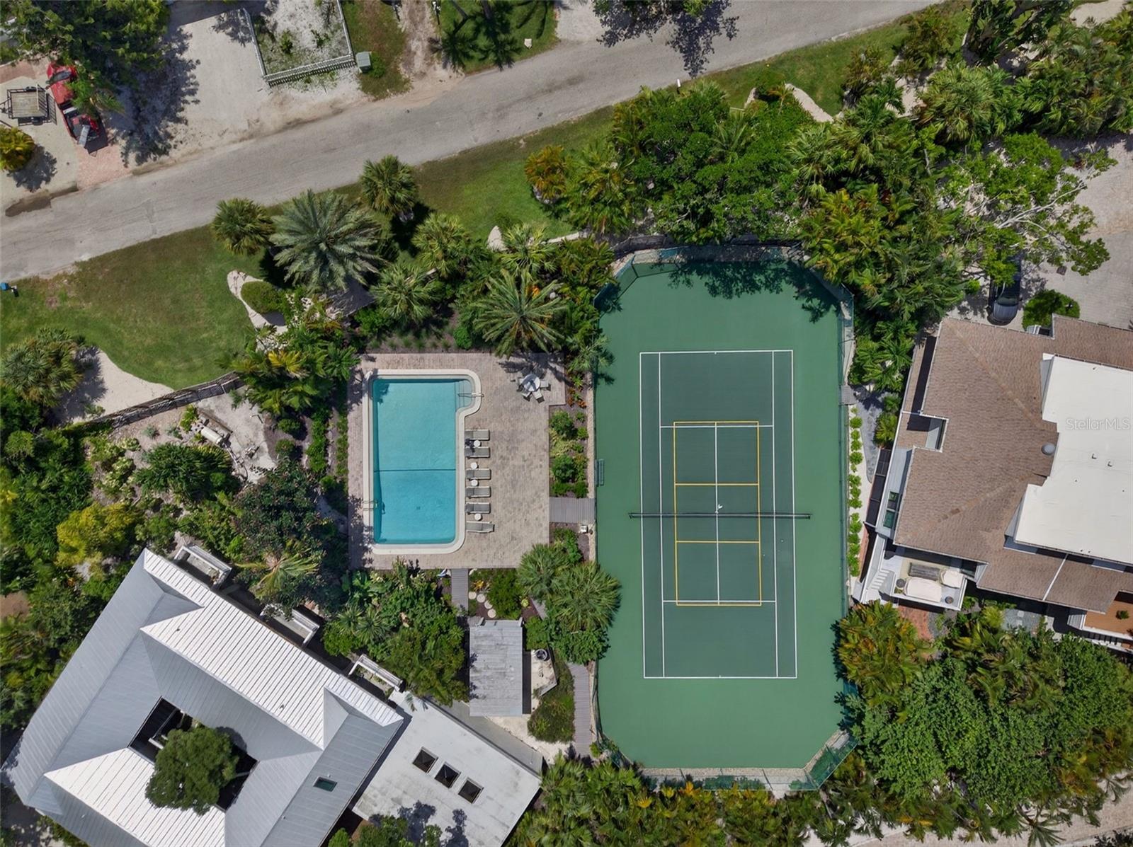 677 LANDS END DR — photo 32