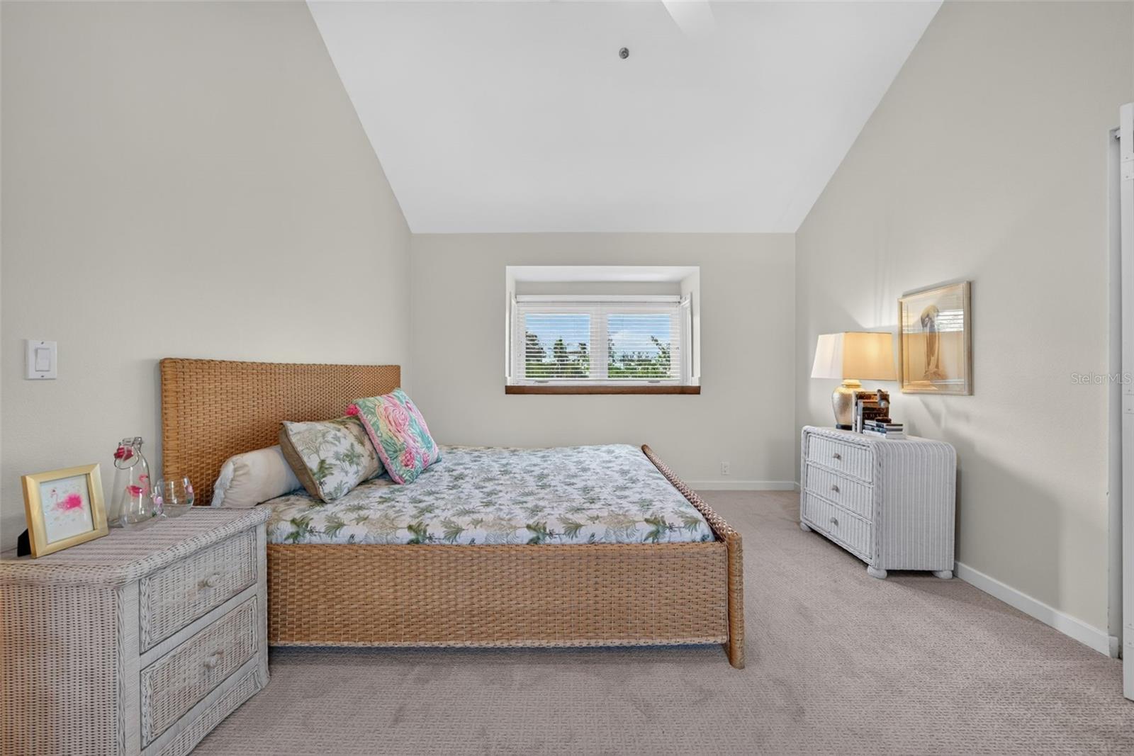 677 LANDS END DR — photo 21