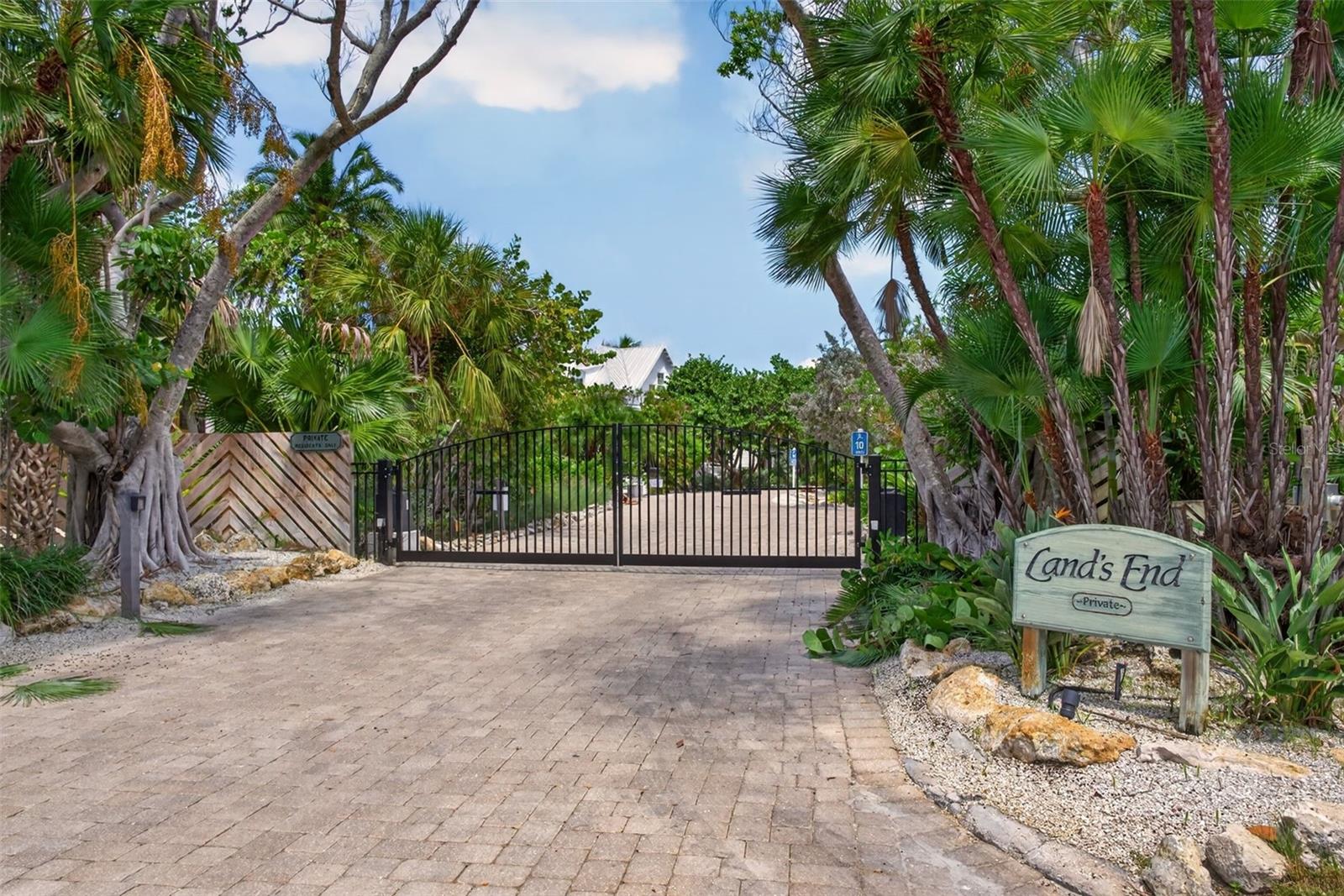 677 LANDS END DR — photo 5