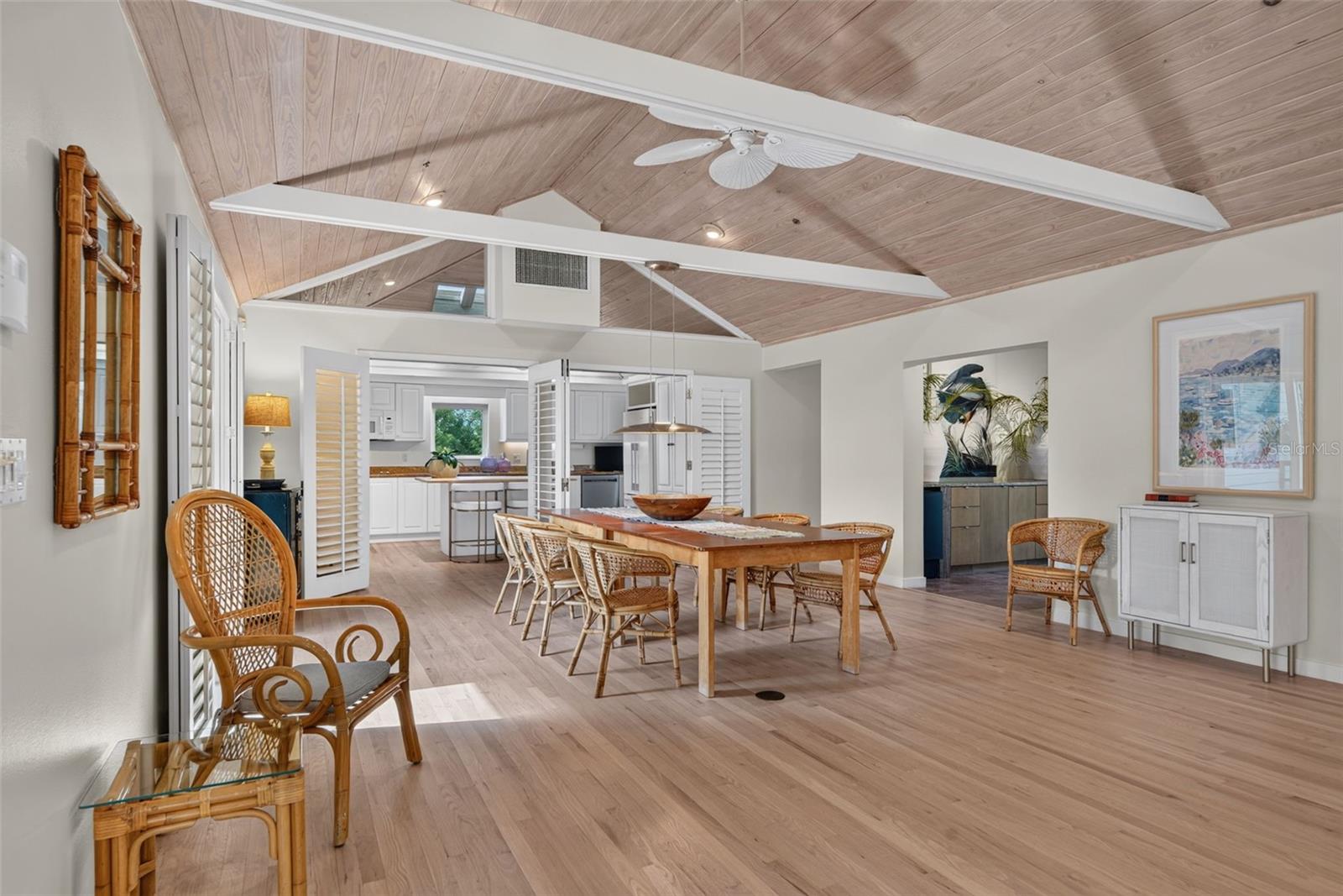 677 LANDS END DR — photo 9