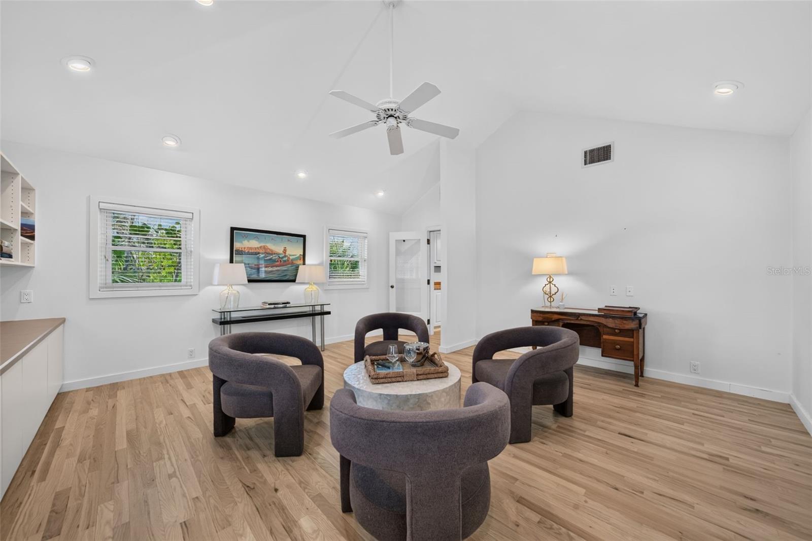 677 LANDS END DR — photo 12