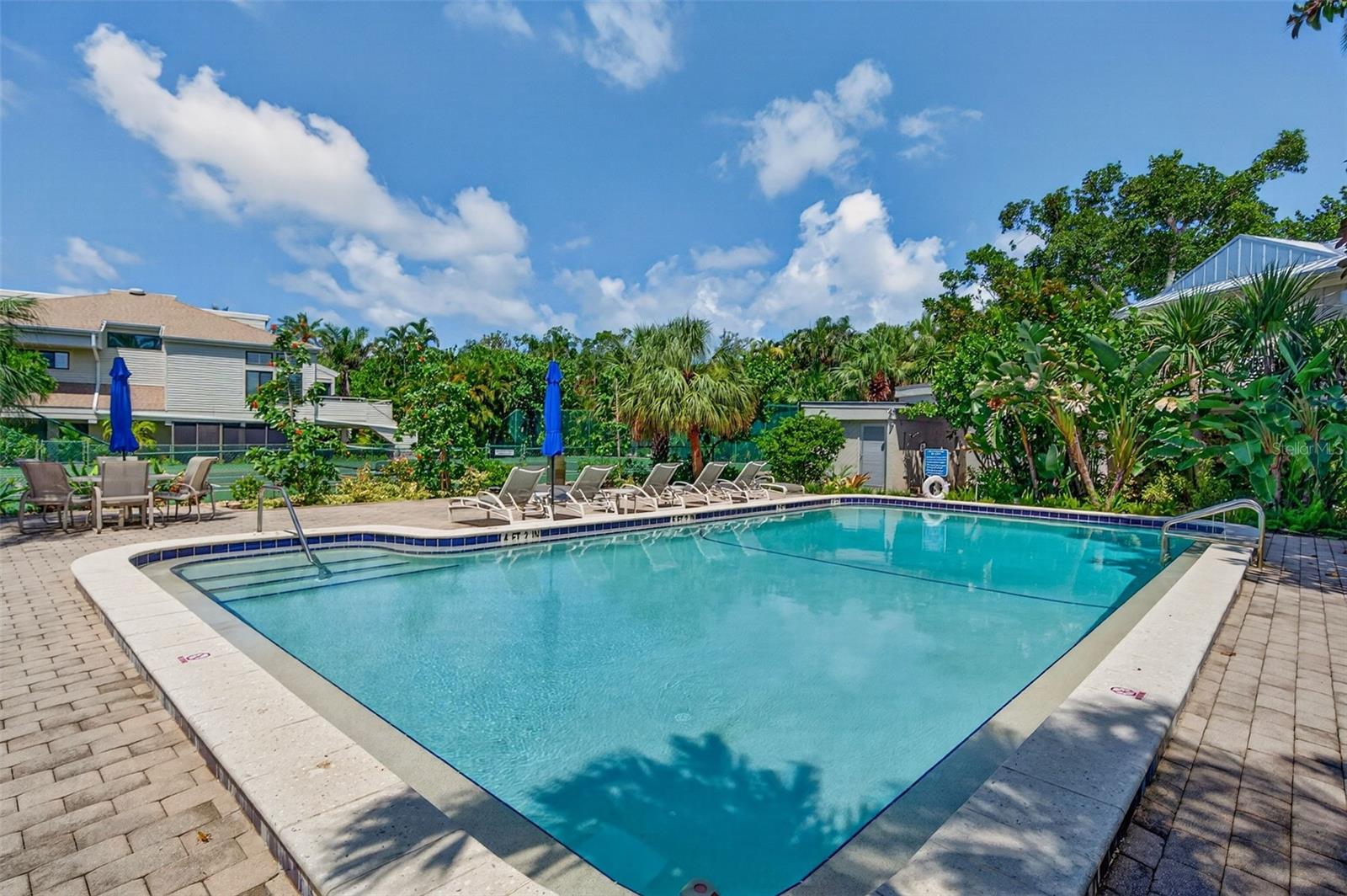 677 LANDS END DR — photo 34
