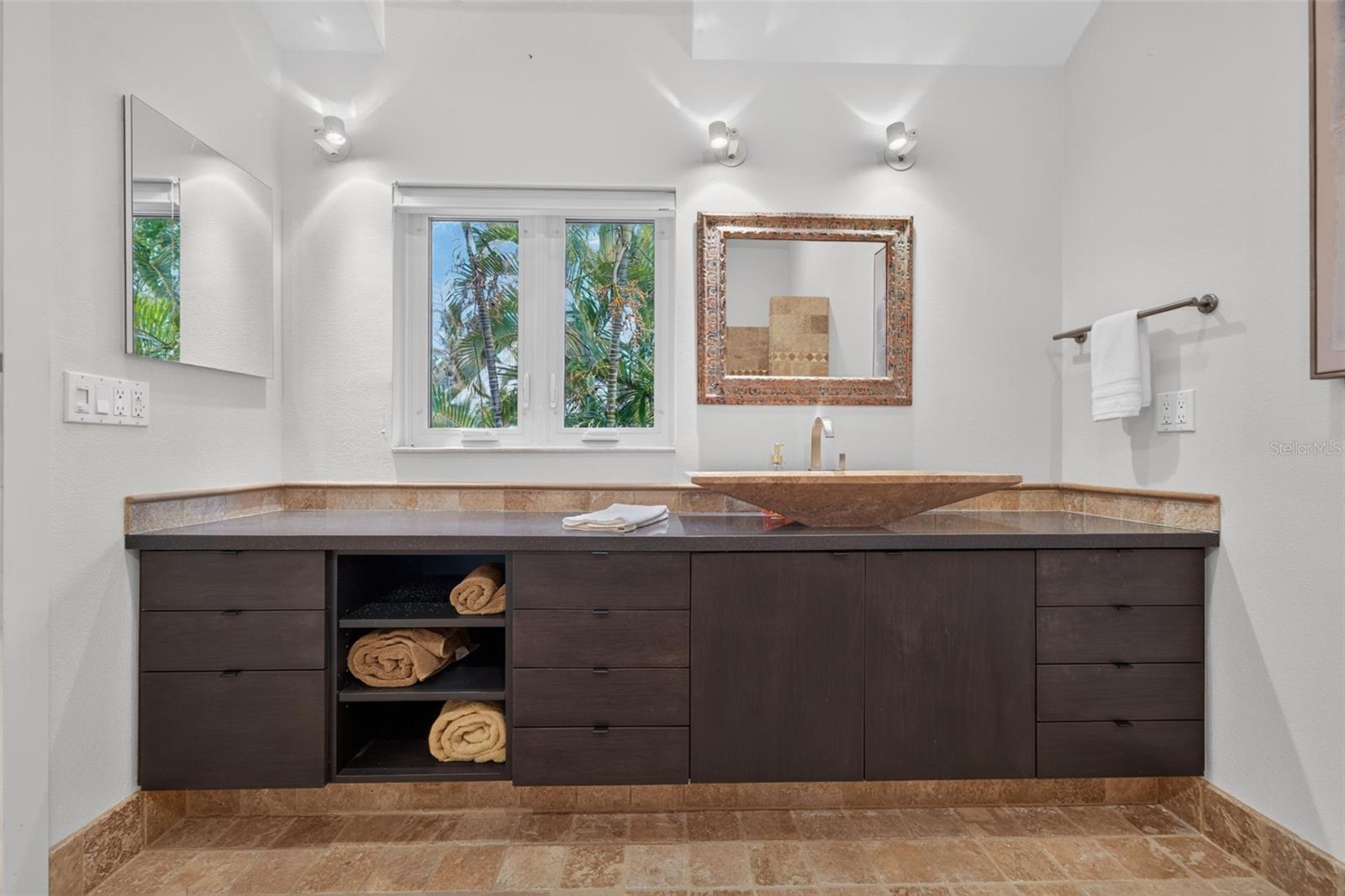 677 LANDS END DR — photo 19
