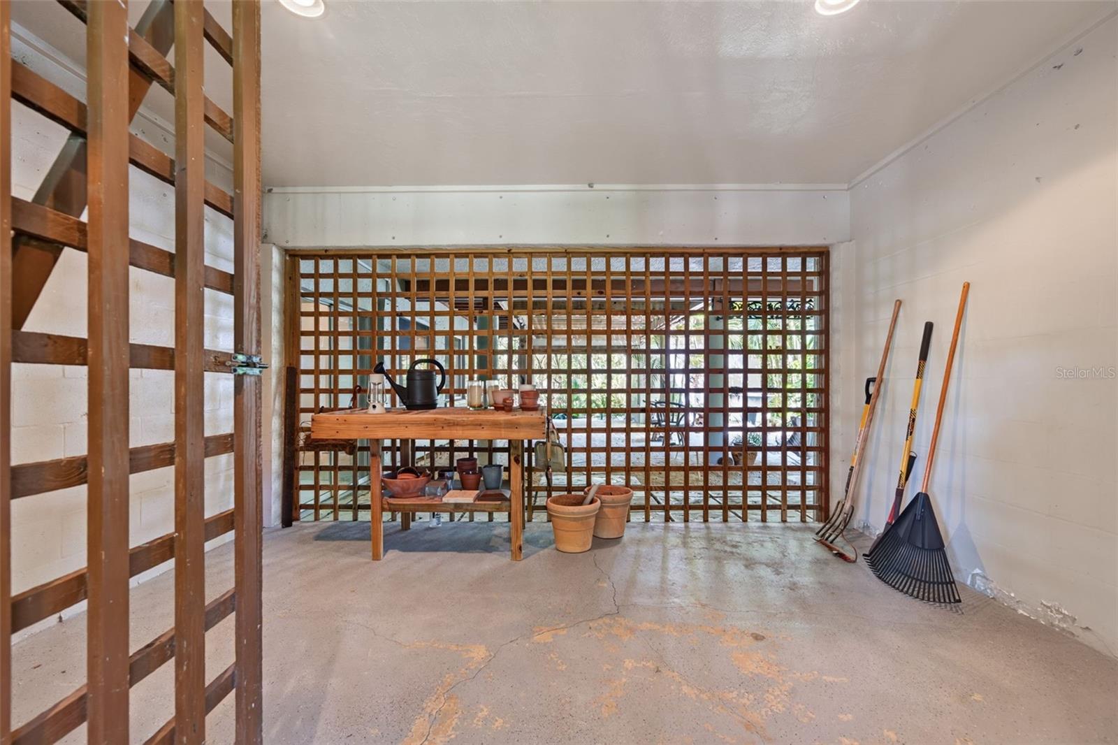 677 LANDS END DR — photo 25