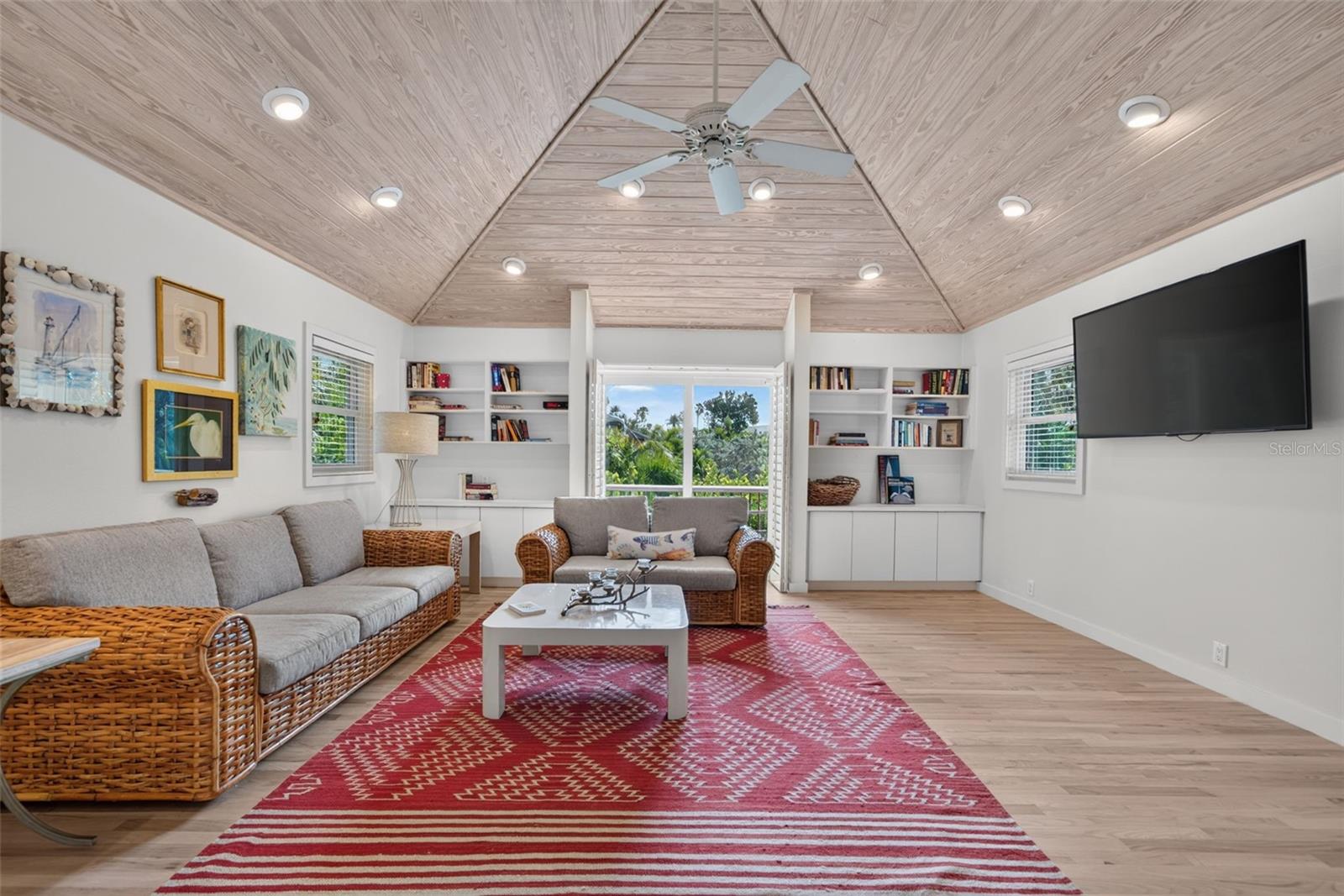 677 LANDS END DR — photo 16