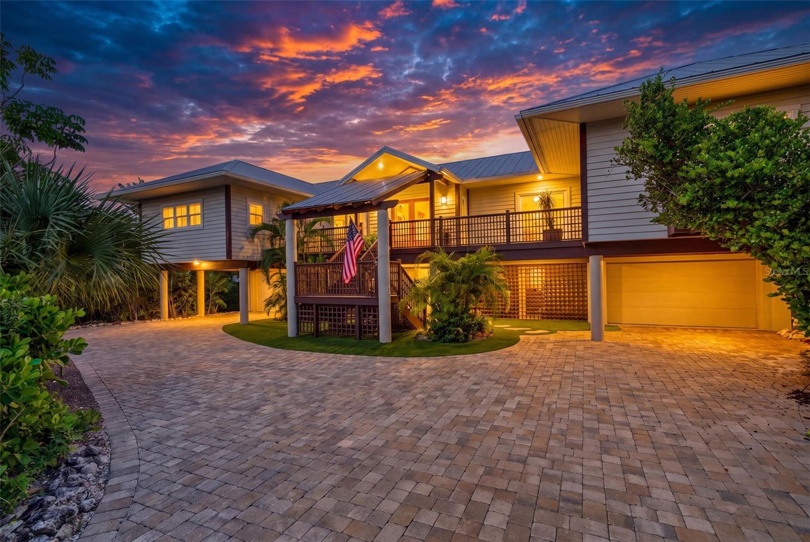 677 LANDS END DR — photo 2