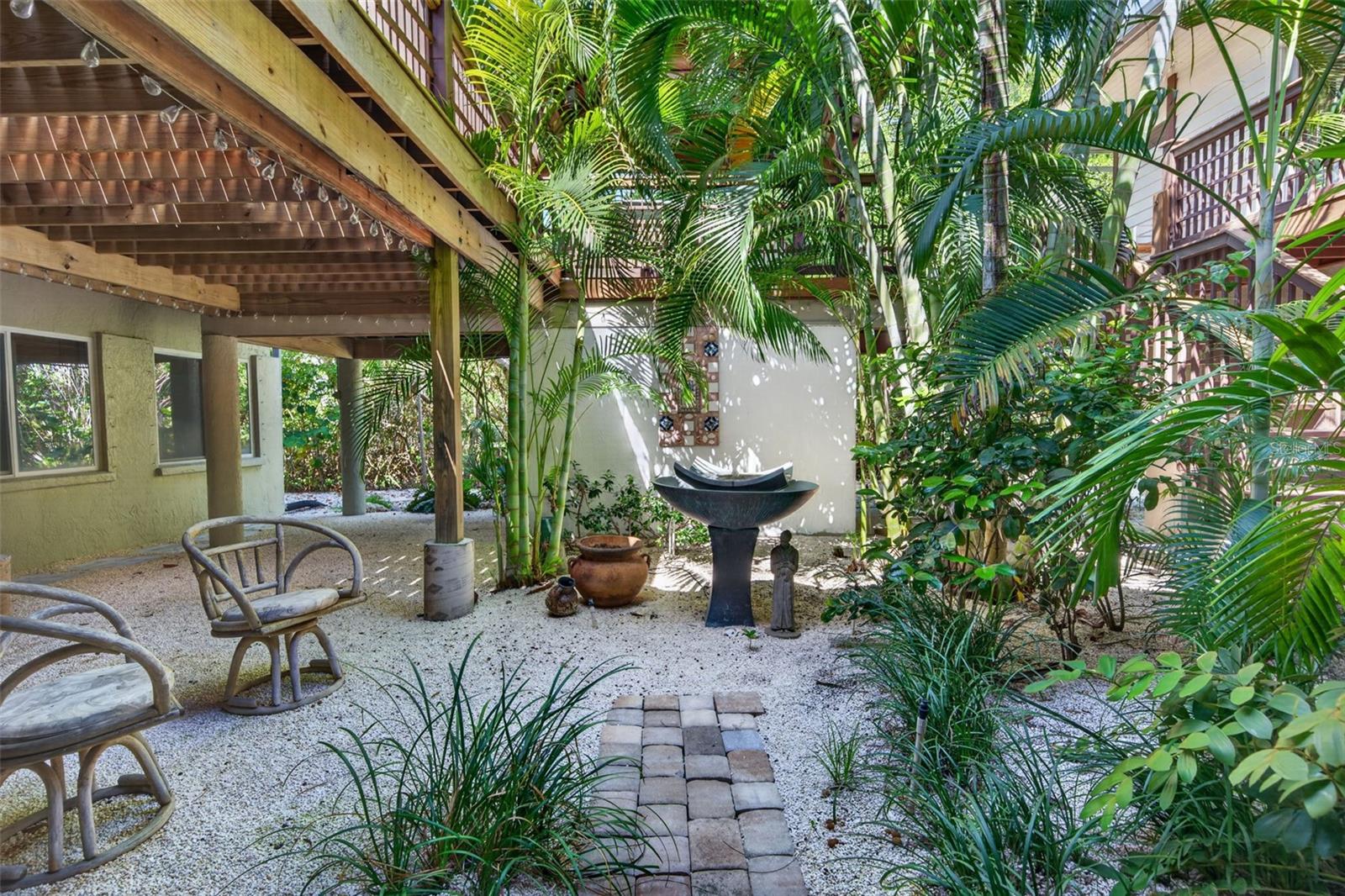 677 LANDS END DR — photo 24