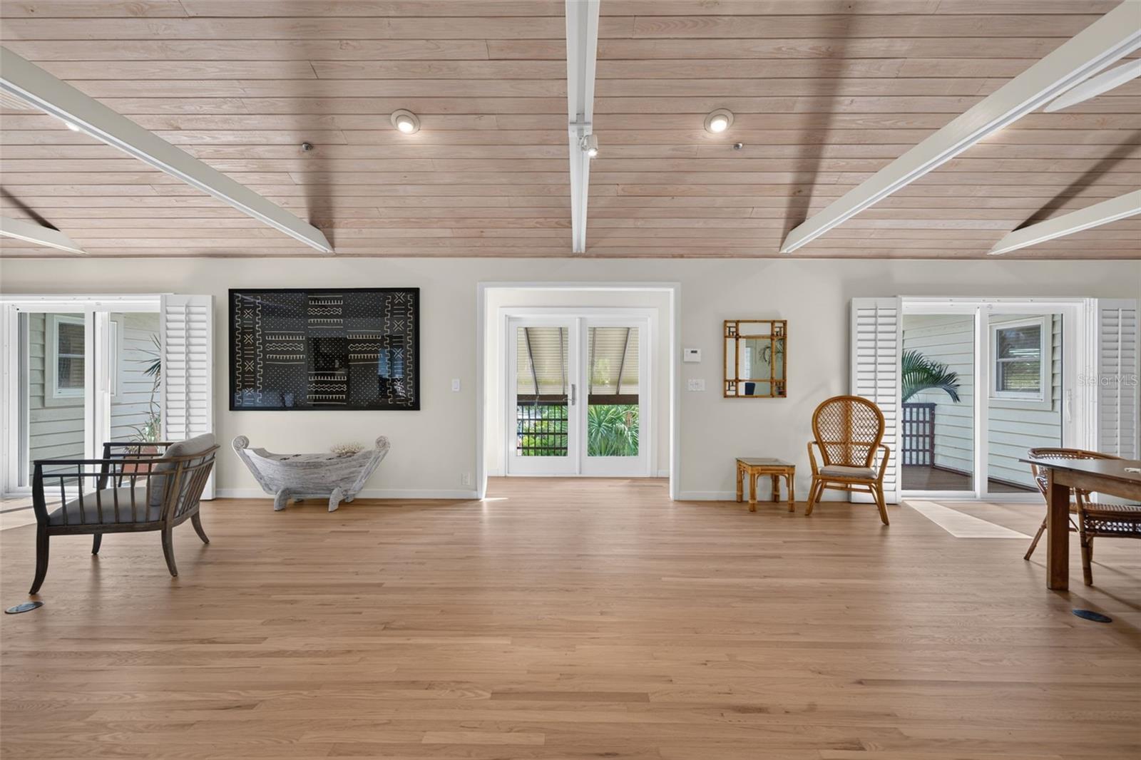 677 LANDS END DR — photo 8