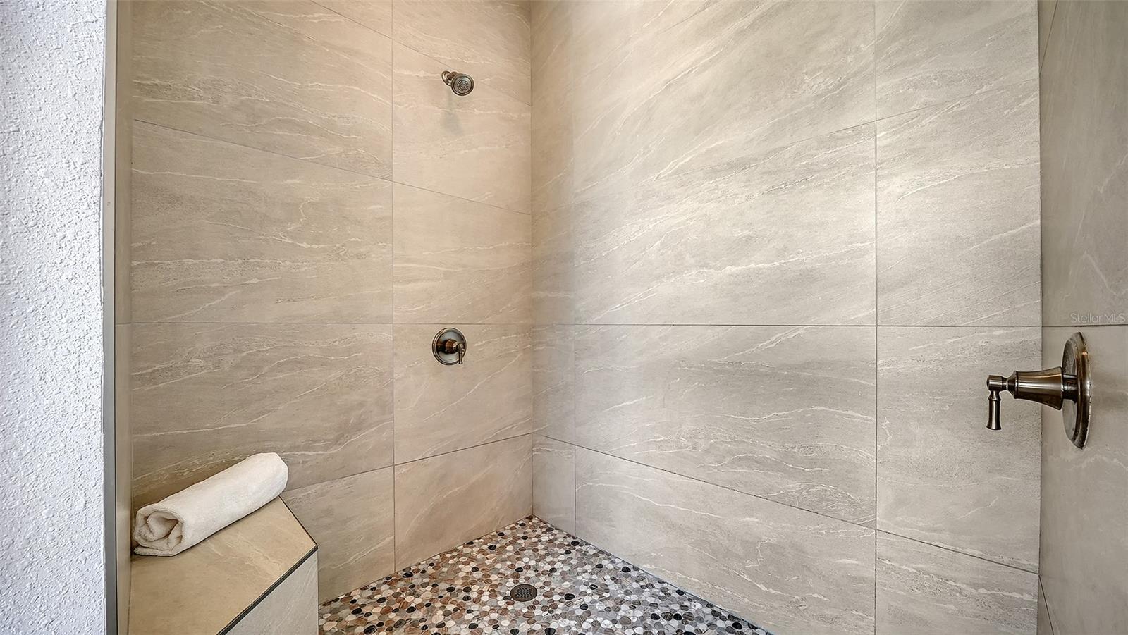 560 CHIPPING LN — photo 19