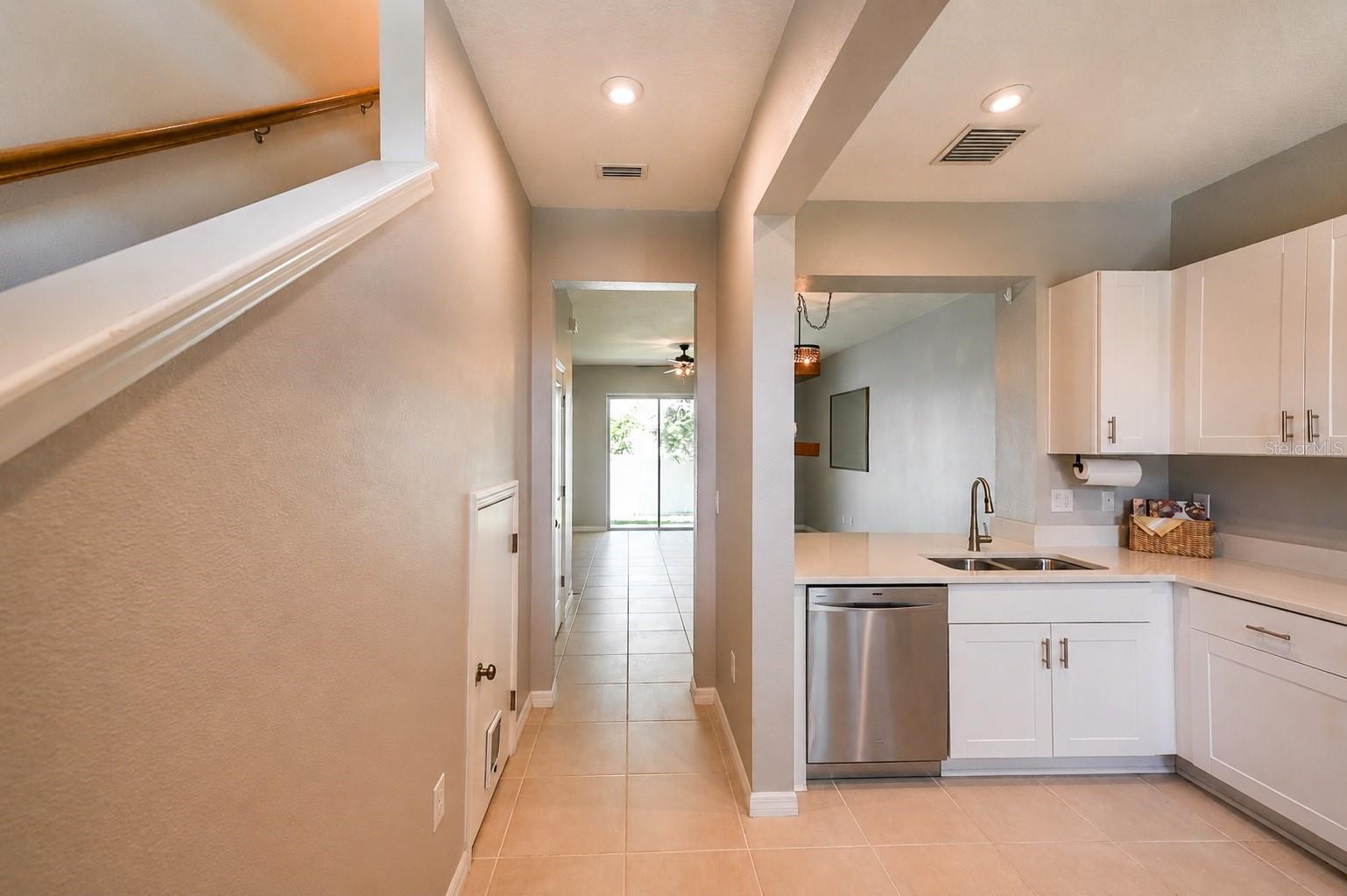 6130 FAIRMONT LN — photo 12