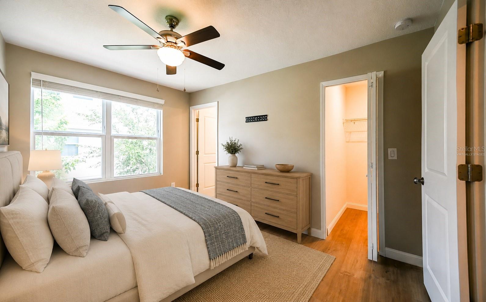 6130 FAIRMONT LN — photo 8