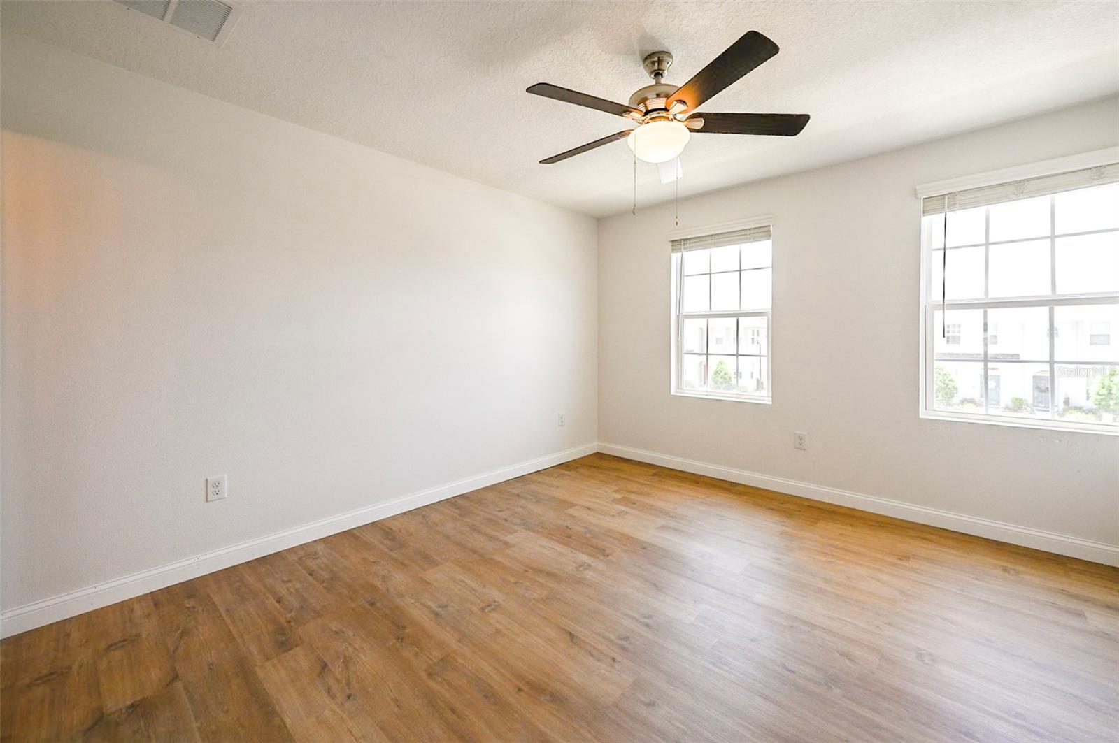 6130 FAIRMONT LN — photo 27