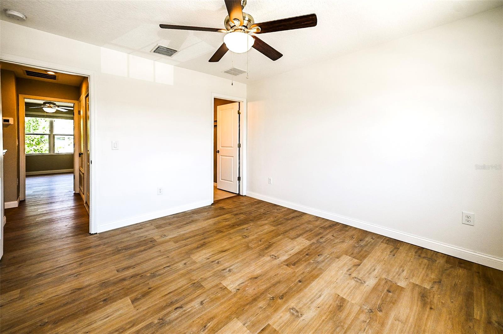 6130 FAIRMONT LN — photo 28