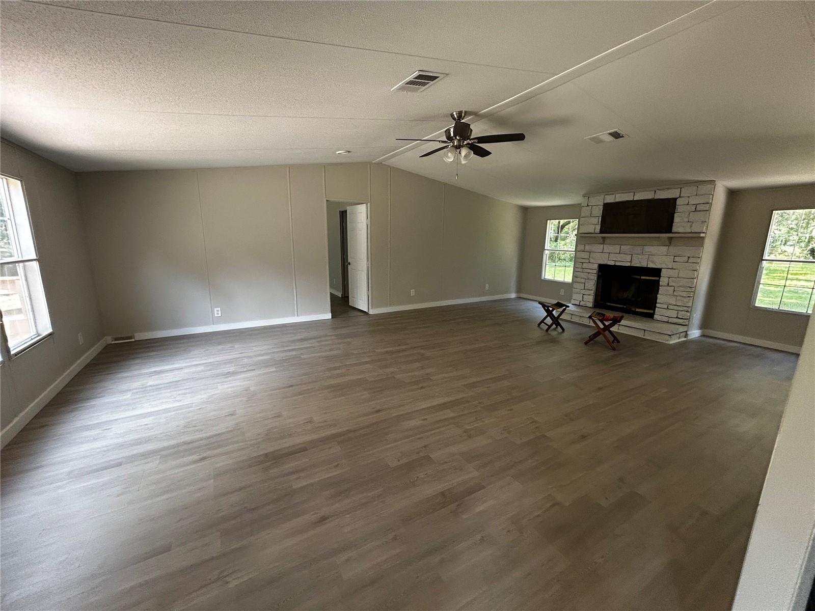 40838 SUTORUS RD — photo 6