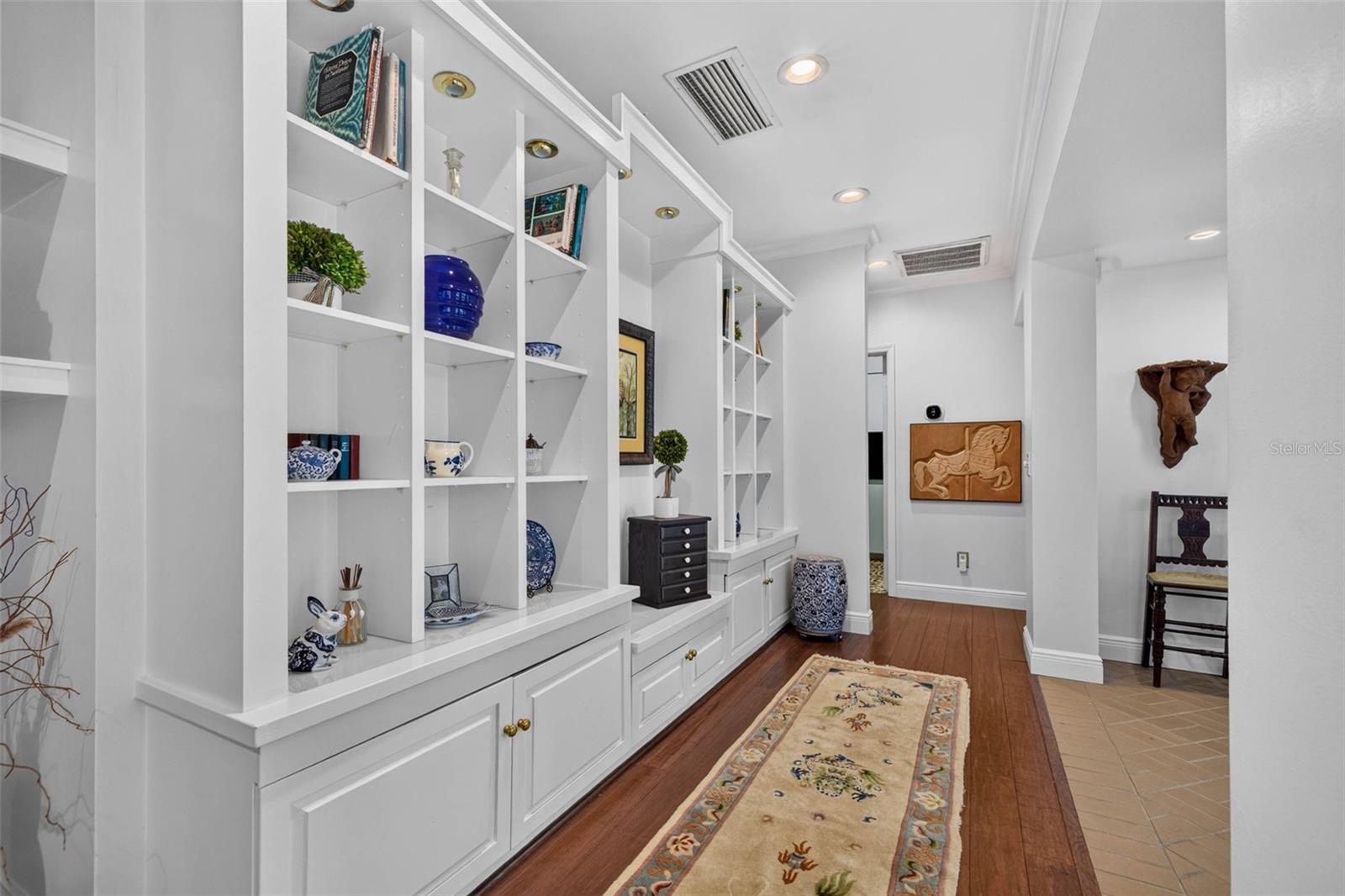 602 S RIVERHILLS DR — photo 14