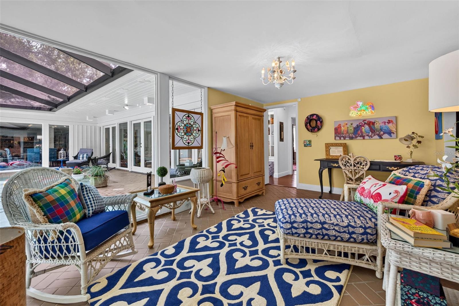 602 S RIVERHILLS DR — photo 23