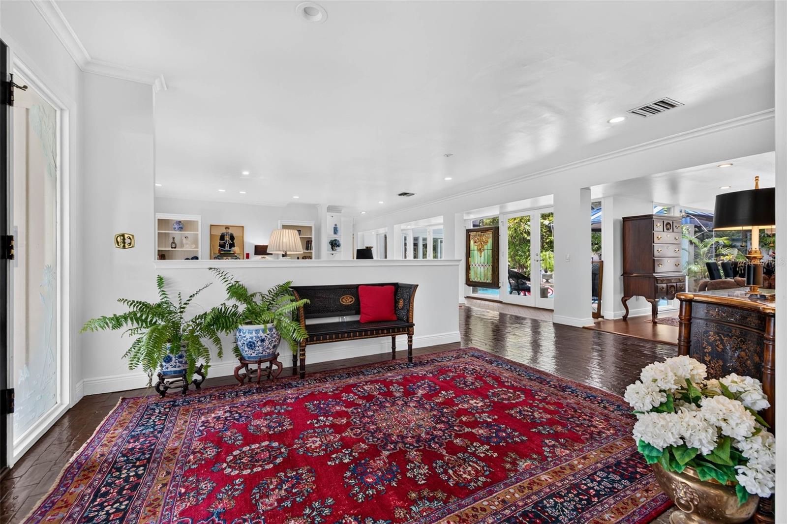 602 S RIVERHILLS DR — photo 8