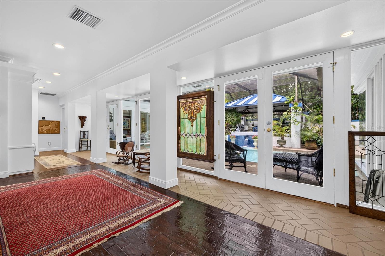 602 S RIVERHILLS DR — photo 13