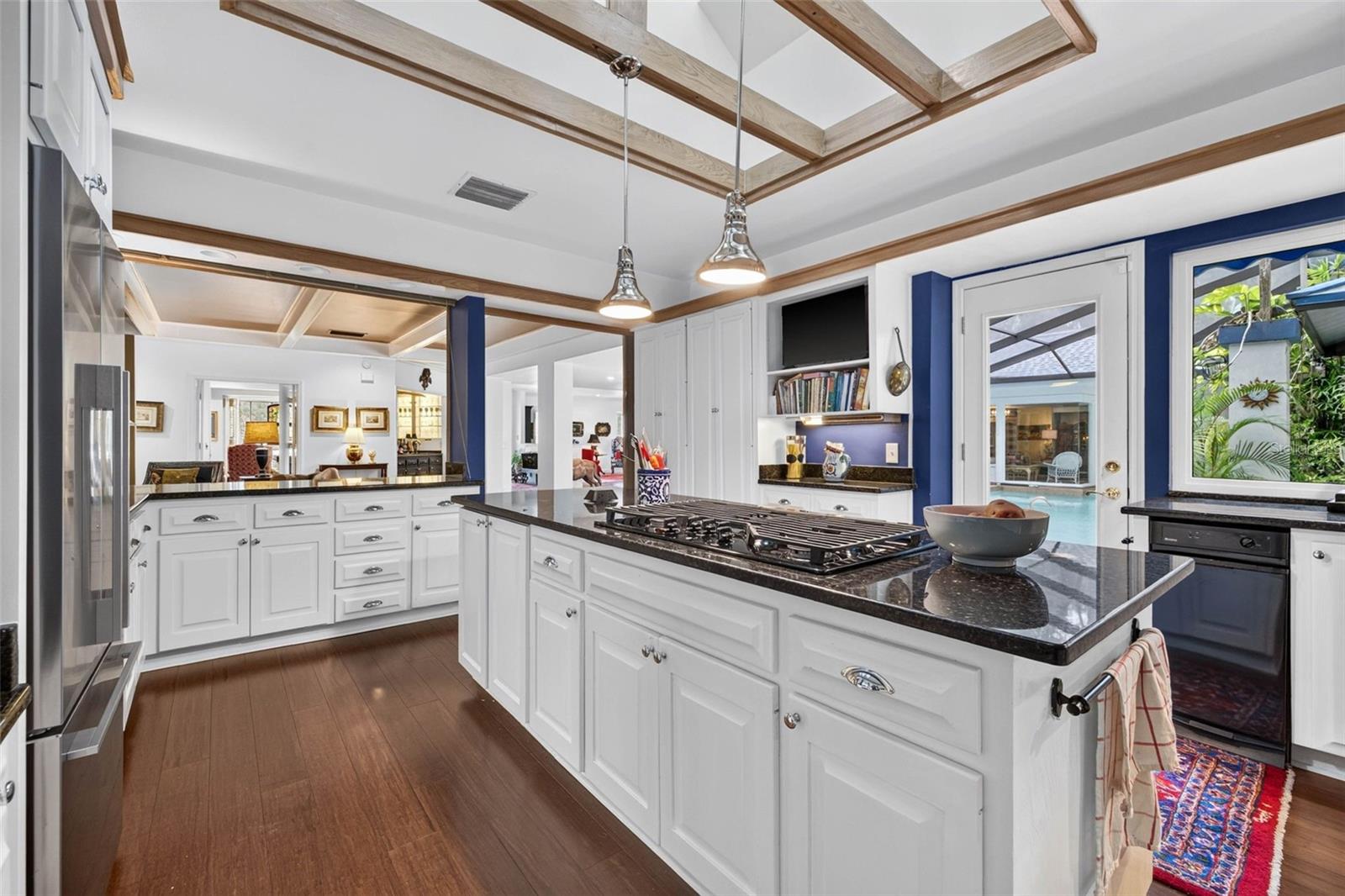 602 S RIVERHILLS DR — photo 22