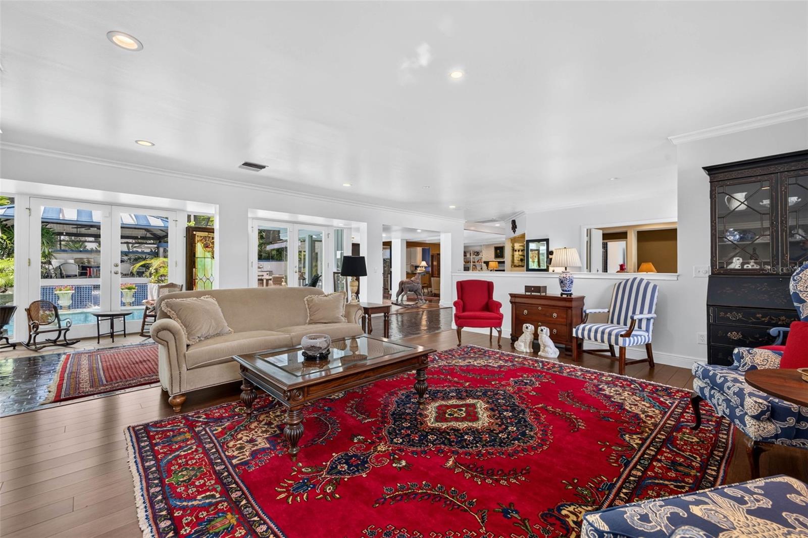 602 S RIVERHILLS DR — photo 12