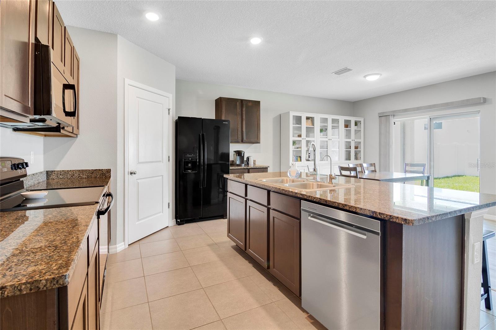 10213 GOLDEN LIGHT CT — photo 3
