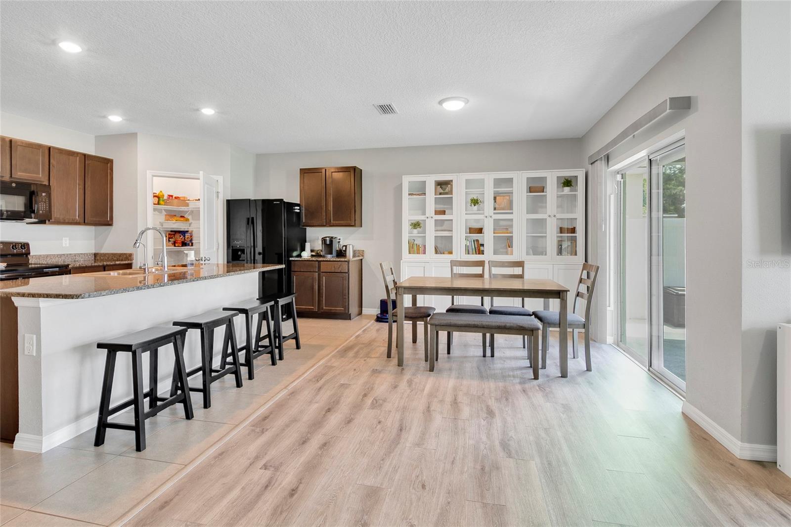10213 GOLDEN LIGHT CT — photo 6