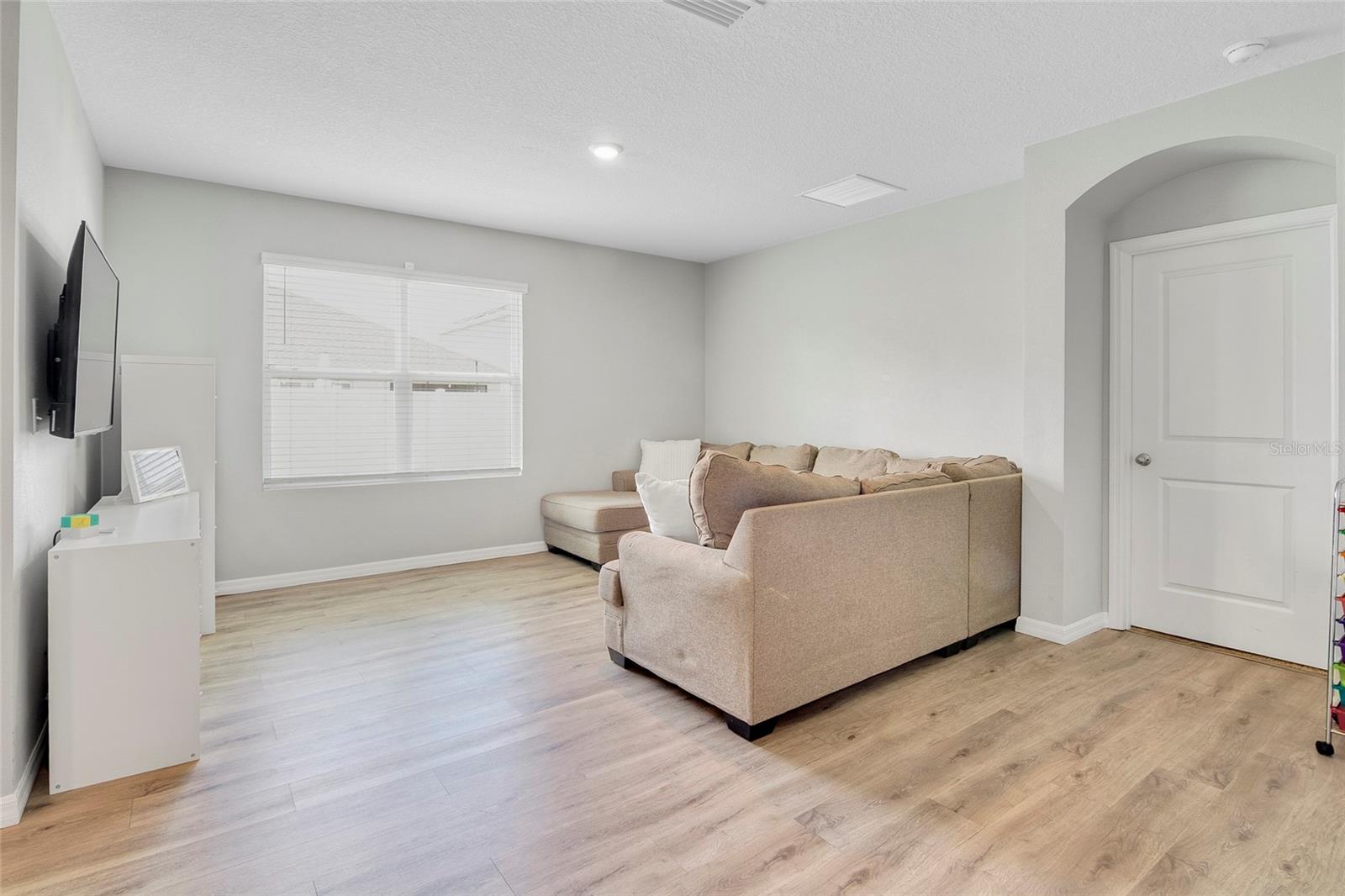 10213 GOLDEN LIGHT CT — photo 11