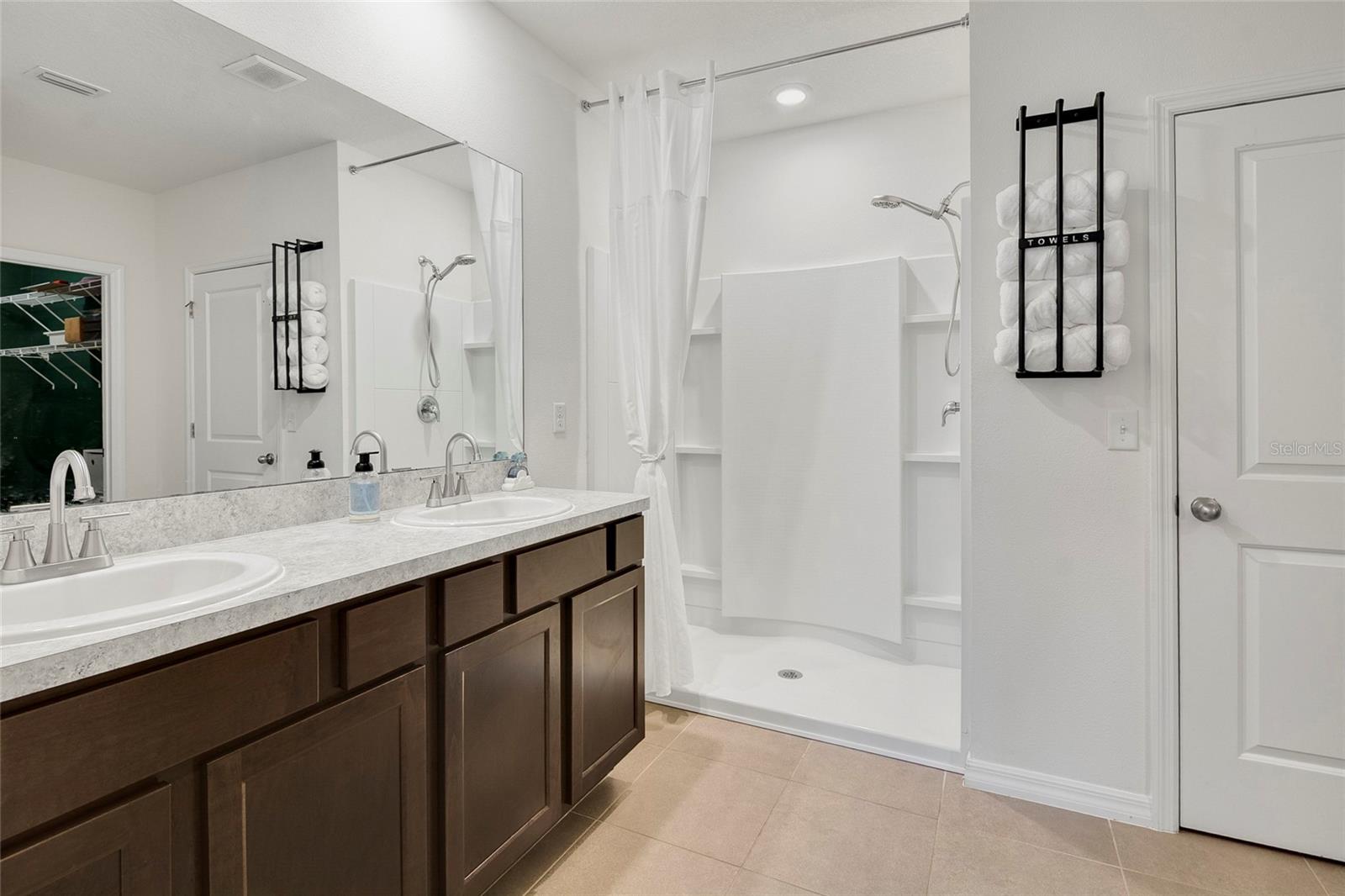 10213 GOLDEN LIGHT CT — photo 19