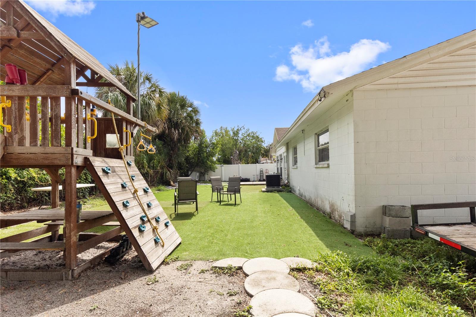 7529 ARMAND CIR — photo 11