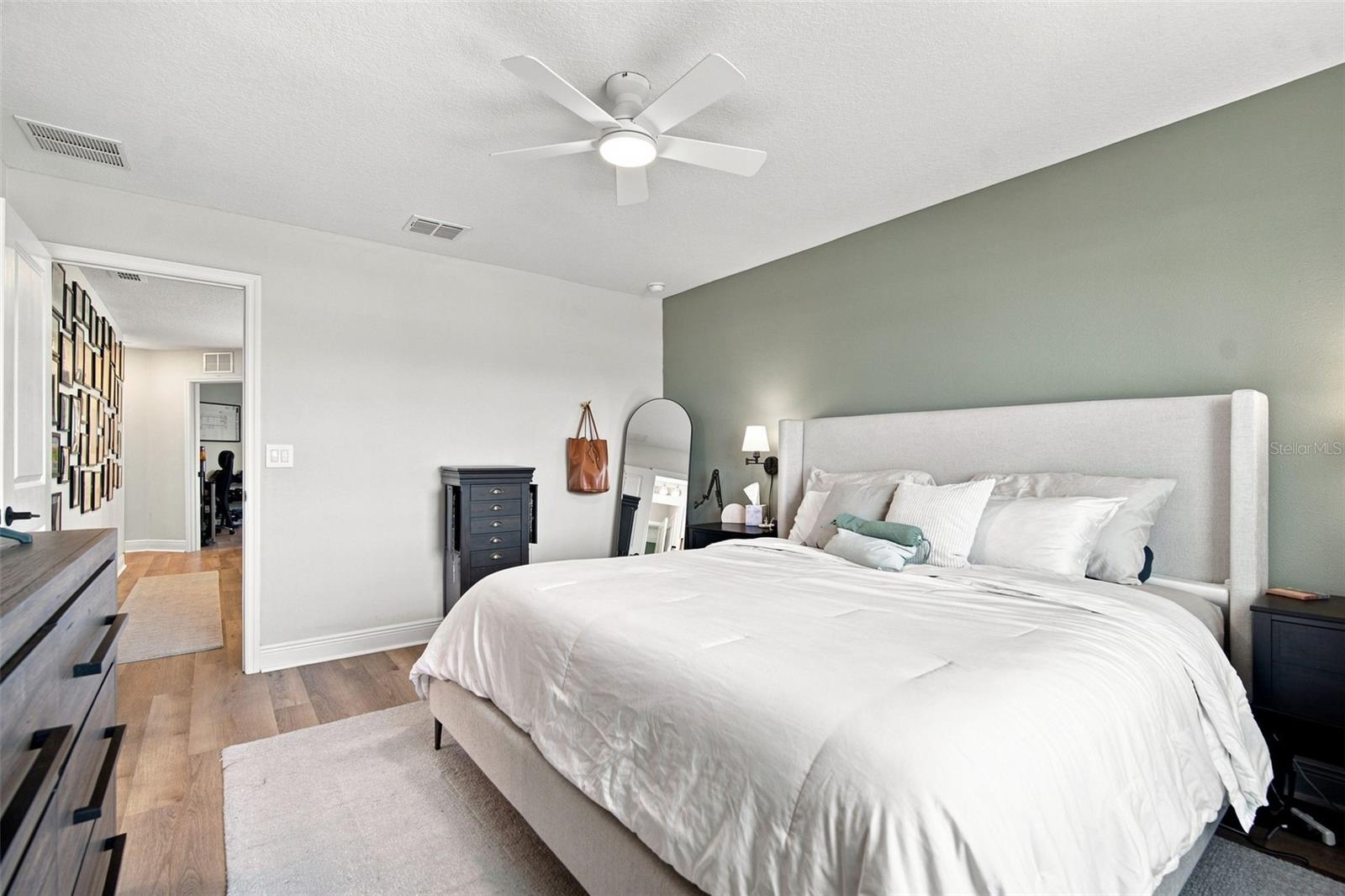 5292 NEIL DR — photo 37