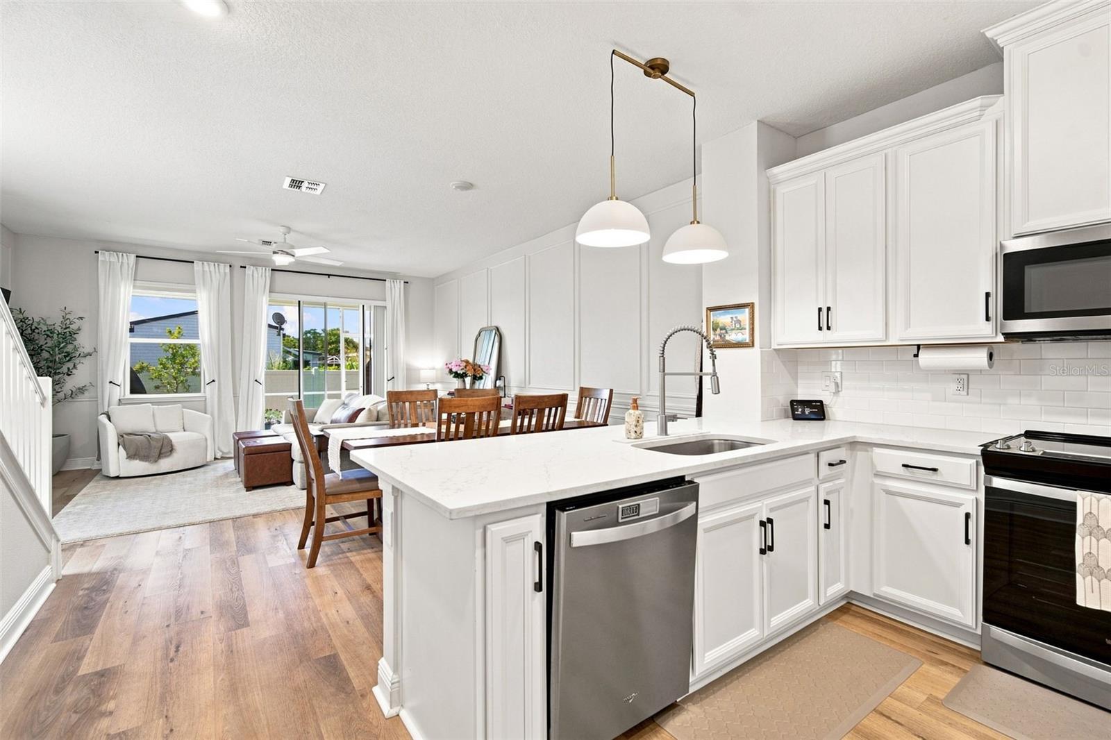5292 NEIL DR — photo 5