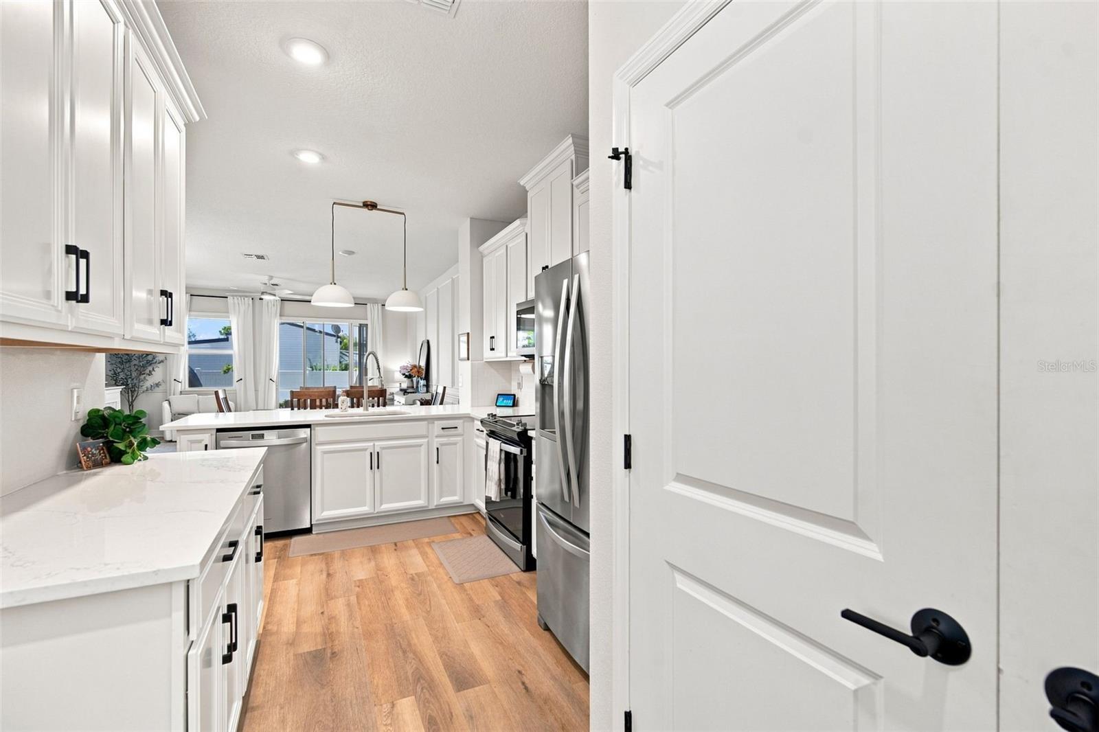 5292 NEIL DR — photo 11